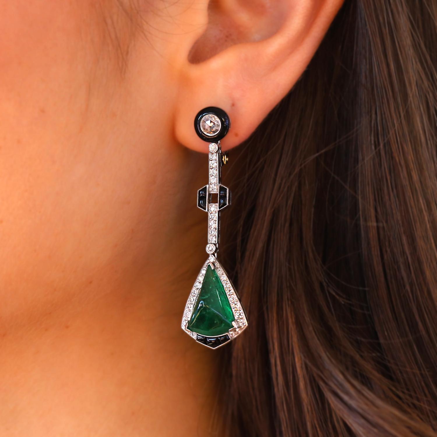Dramatic Art Deco Emerald Diamond & Black Onyx Dangle Earrings In Good Condition For Sale In Santa Barbara, CA