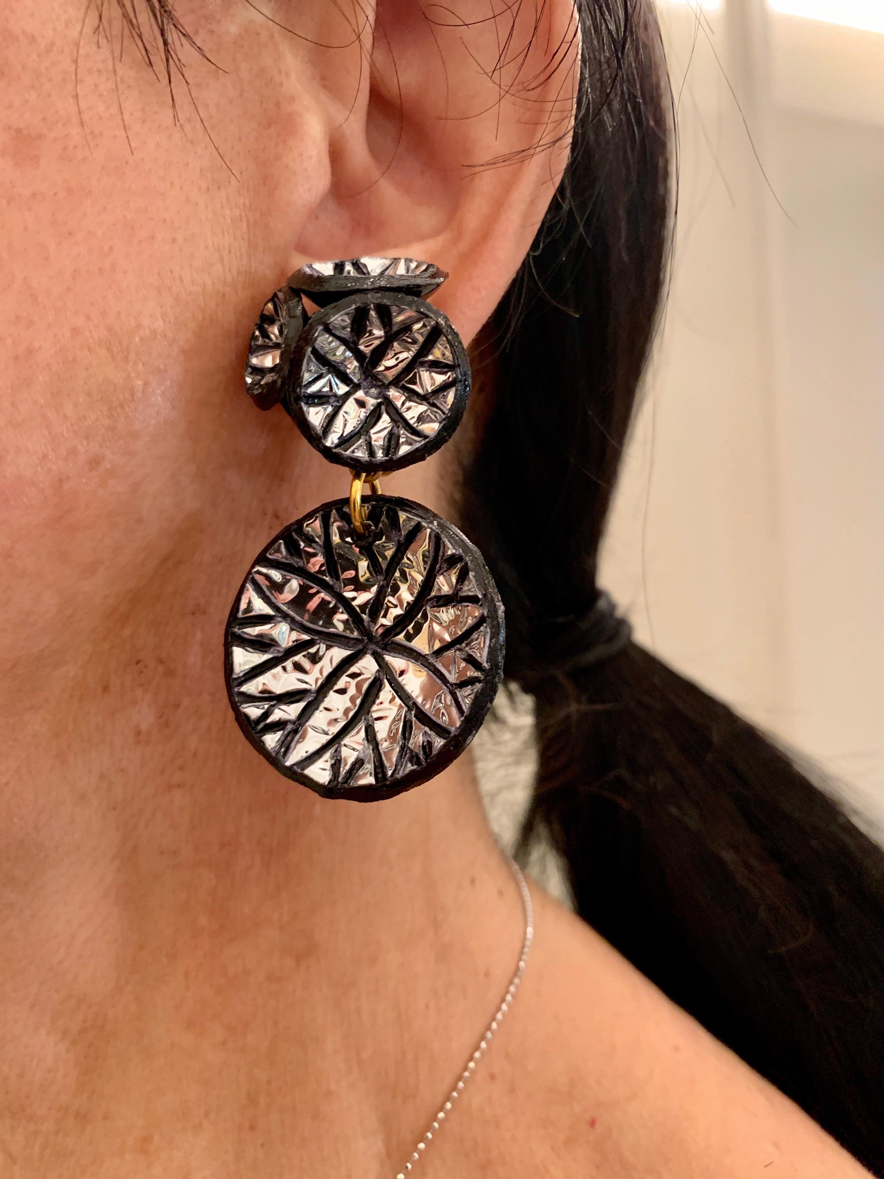 Dramatic Contemporary Black Metallic Silver Disk Statement Earrings  In New Condition In Palm Springs, CA