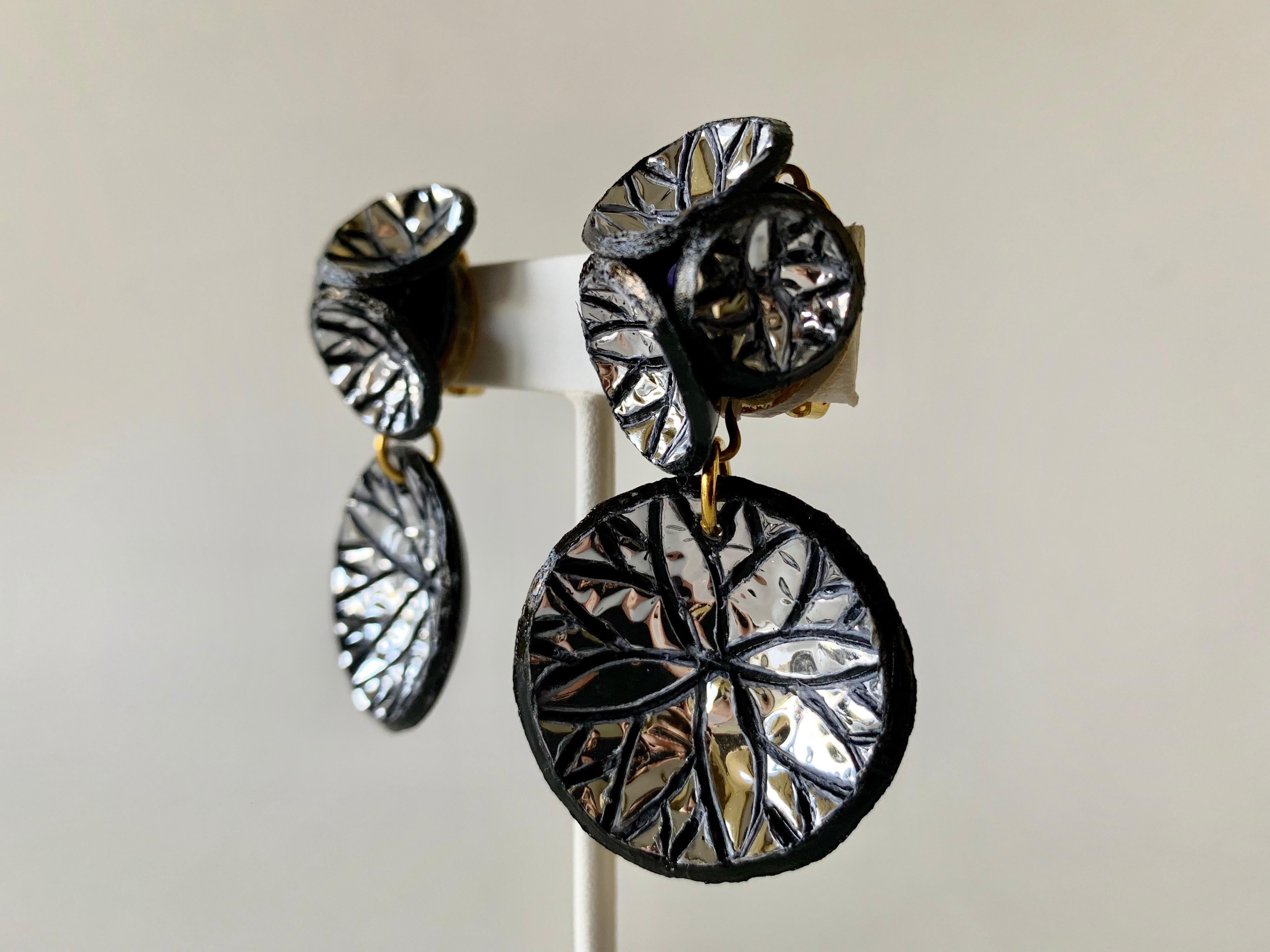 Dramatic Contemporary Black Metallic Silver Disk Statement Earrings  2