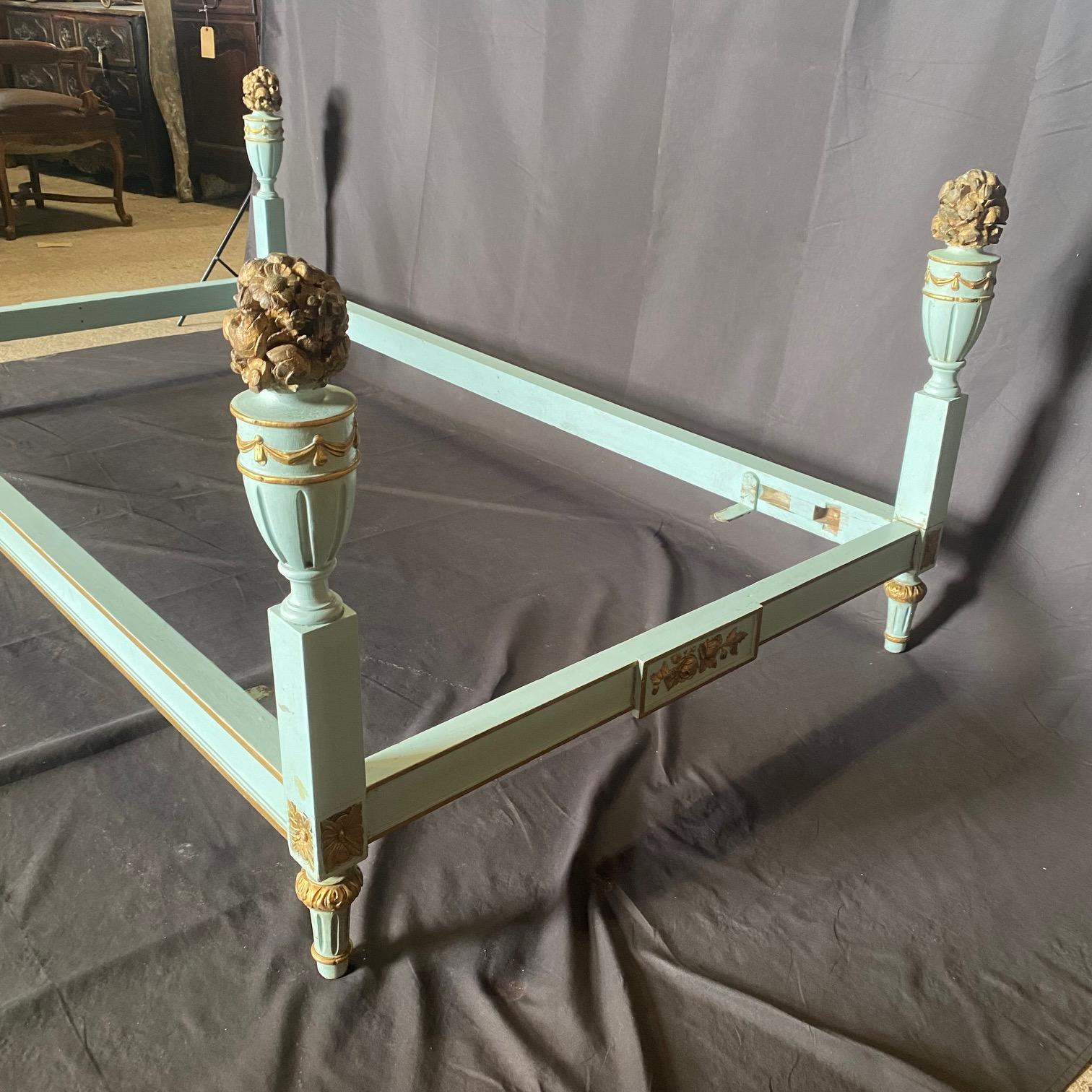 Dramatic French Louis XVI Painted Daybed or Twin Size Single Bed For Sale 1