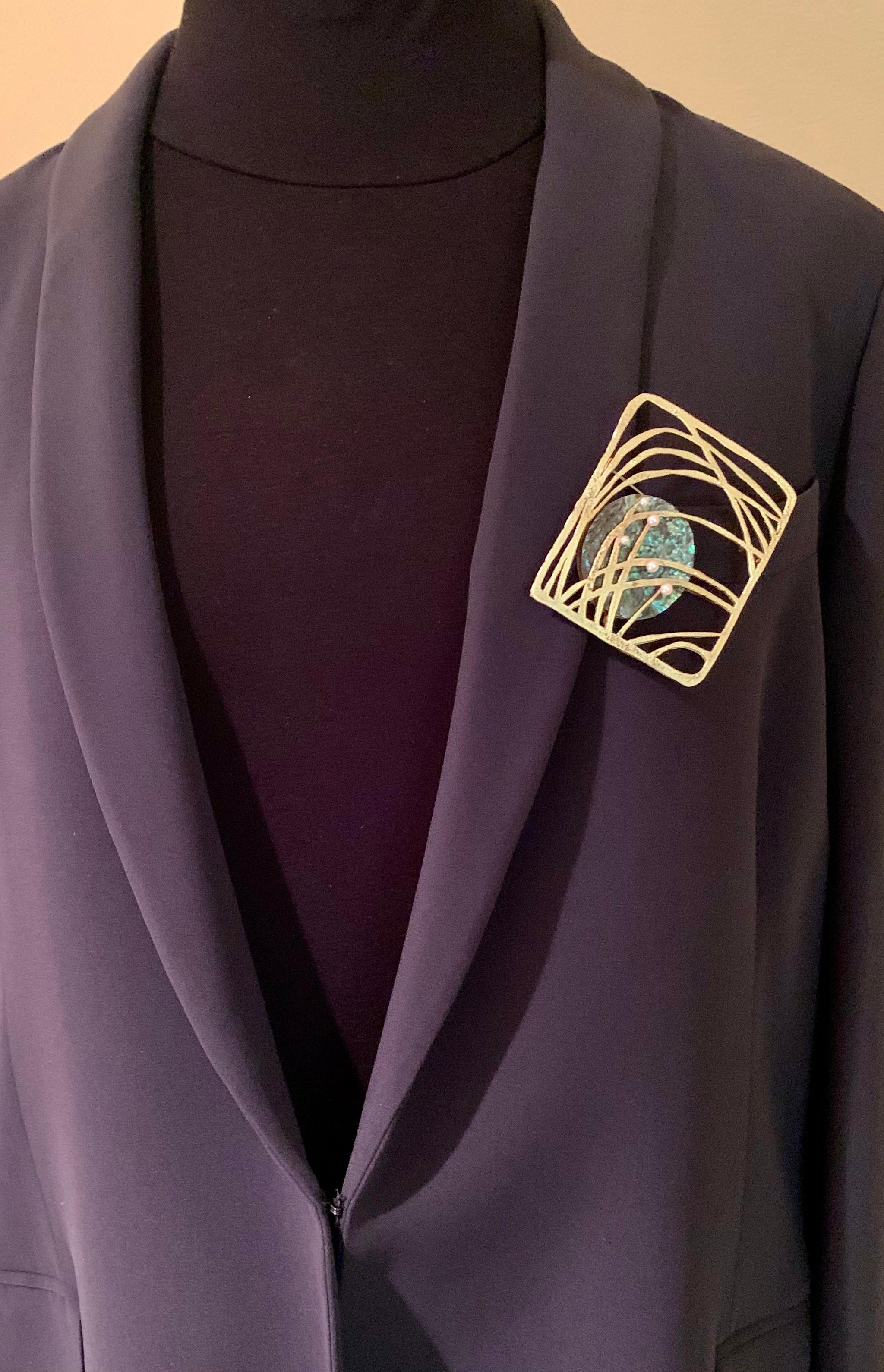 Dramatic Gubelin 1960's Gilbert Albert 18K Yellow Gold Abalone, Pearl Brooch in vendita 4