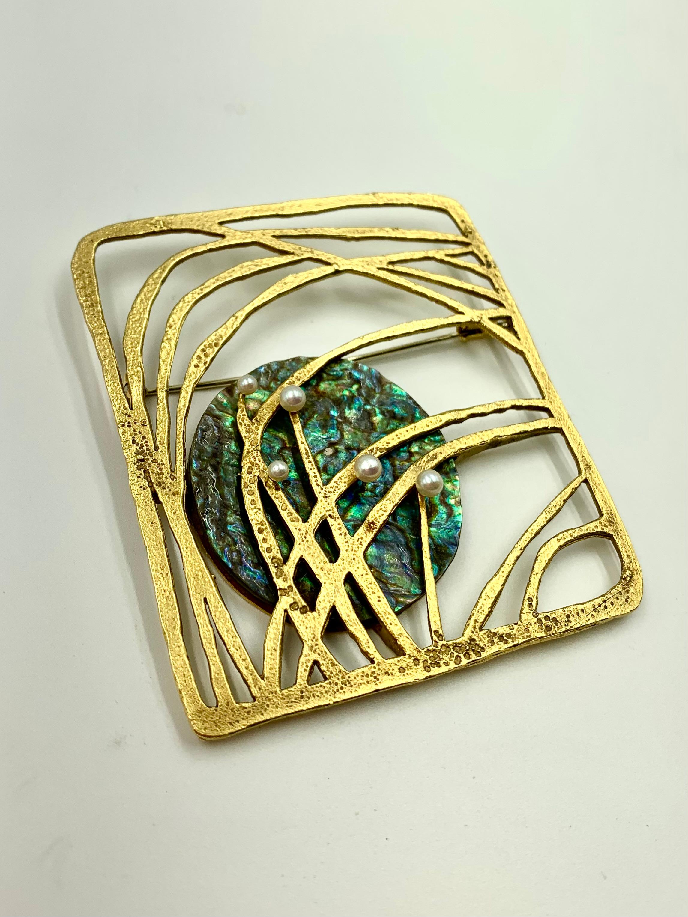Dramatic Gubelin 1960's Gilbert Albert 18K Yellow Gold Abalone, Pearl Brooch in vendita 8
