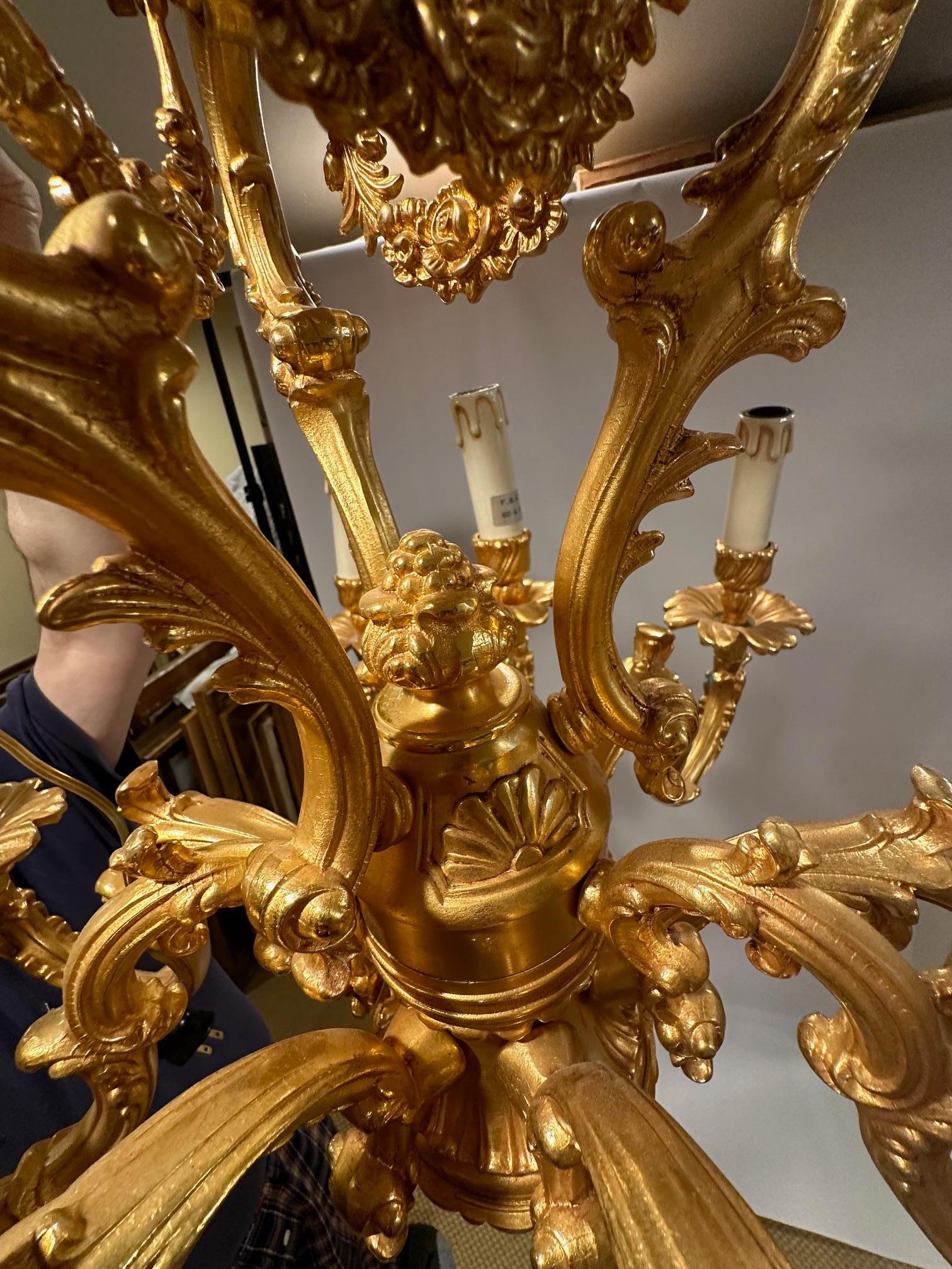 XXI secolo e contemporaneo Lampadario a 9 bracci Dramatic Large Bronze Dore in vendita