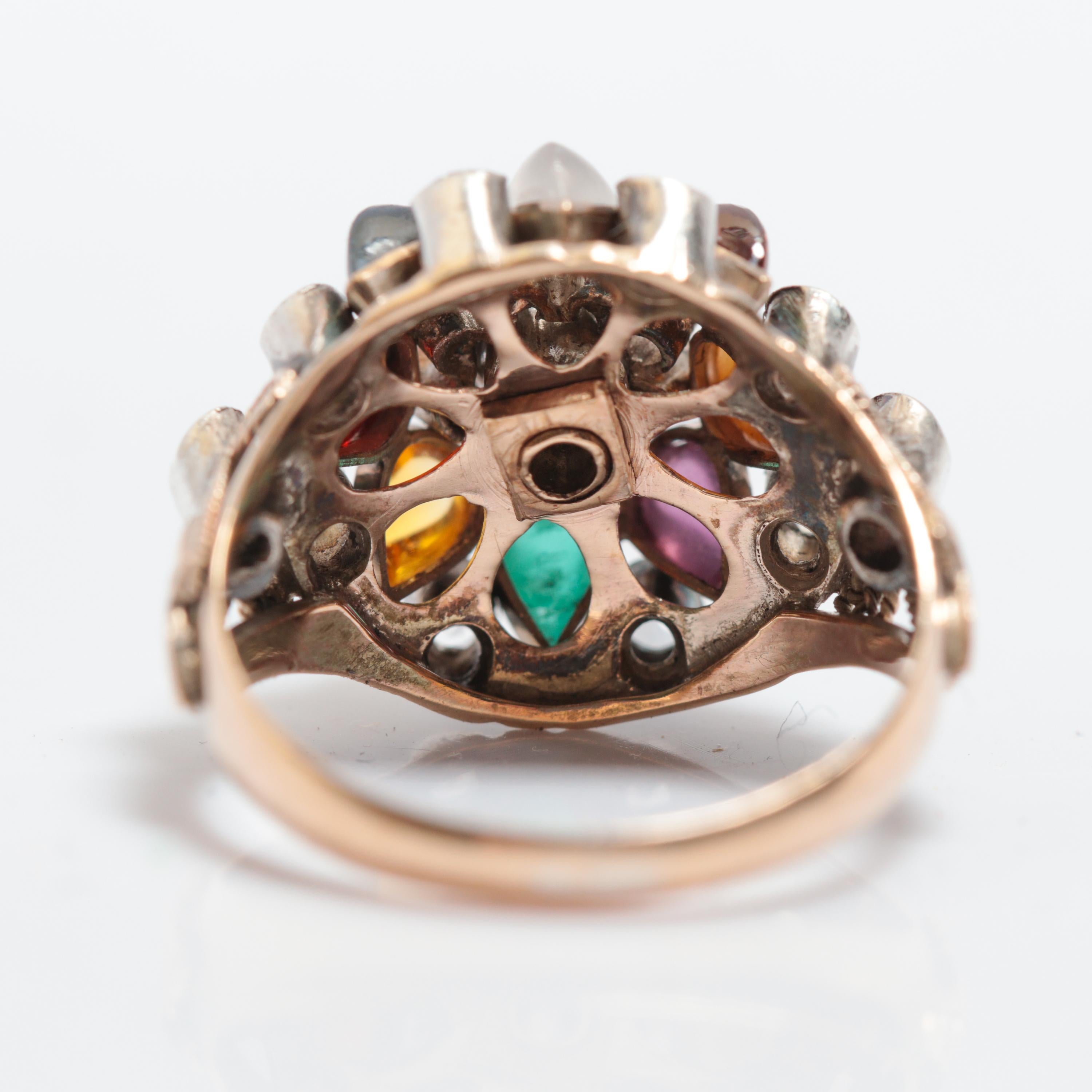 Drammatico anello Harem con pietre multiple del Medioevo. In condizioni ottime in vendita a Southbury, CT