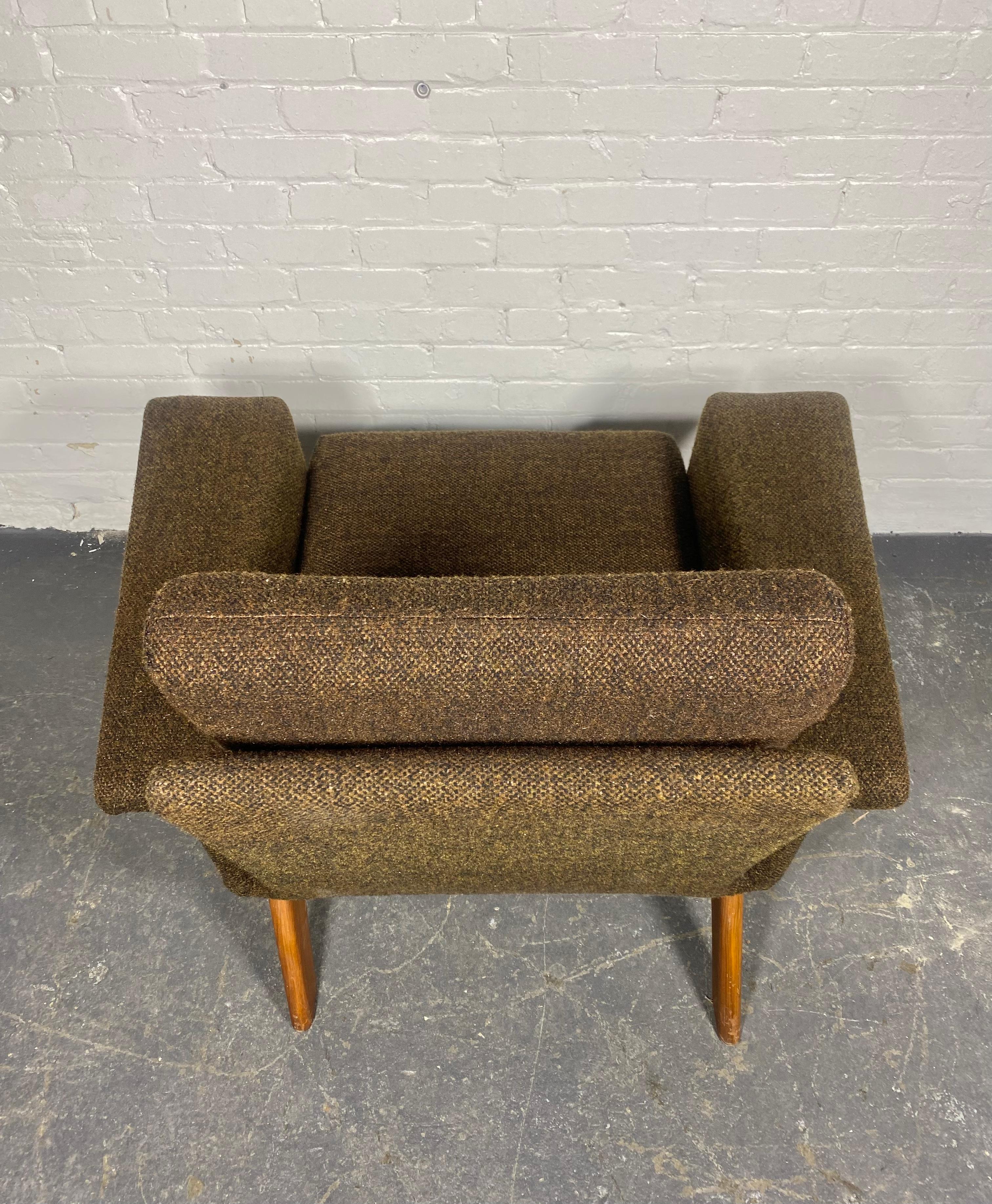 Dramatic Modernist Lounge Chair by Adrian Pearsall.Sculptural Walnut Base. 1