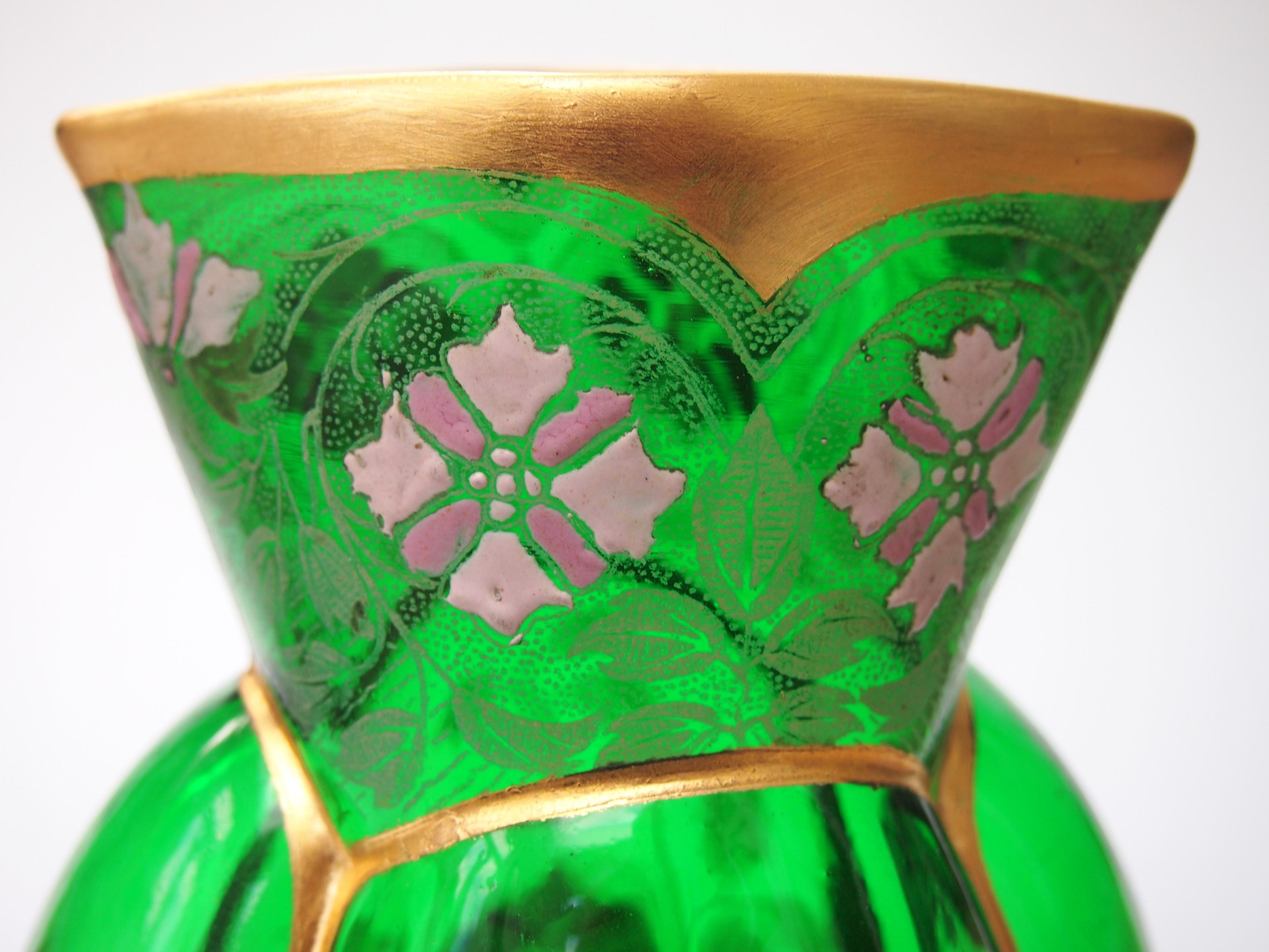 Verre d'art Dramatique vase monumental français Legras émaillé et doré vers 1898 Verre vert foncé en vente