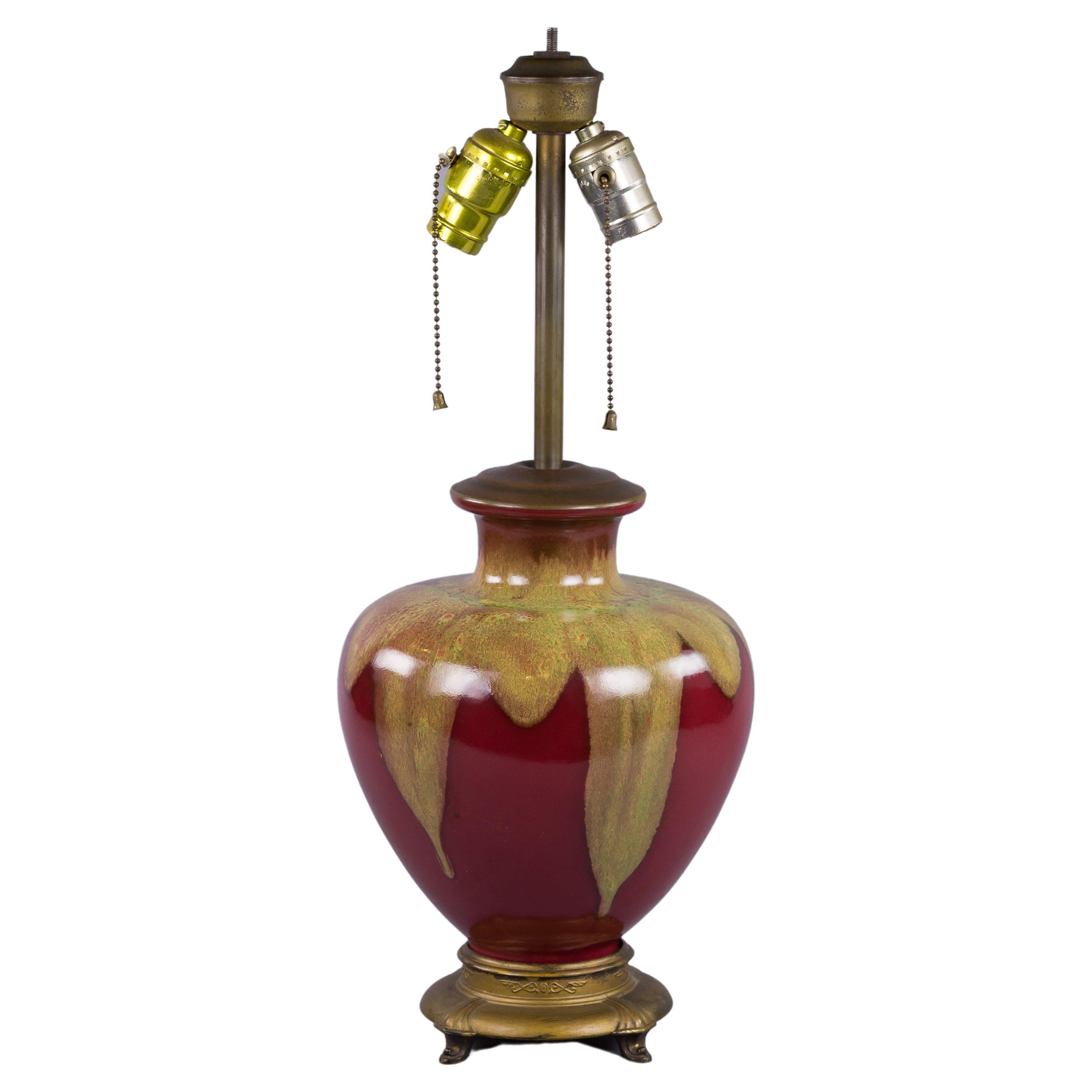 Vase dramatique de style oriental émaillé à la flamme monté en lampe, vers 1880