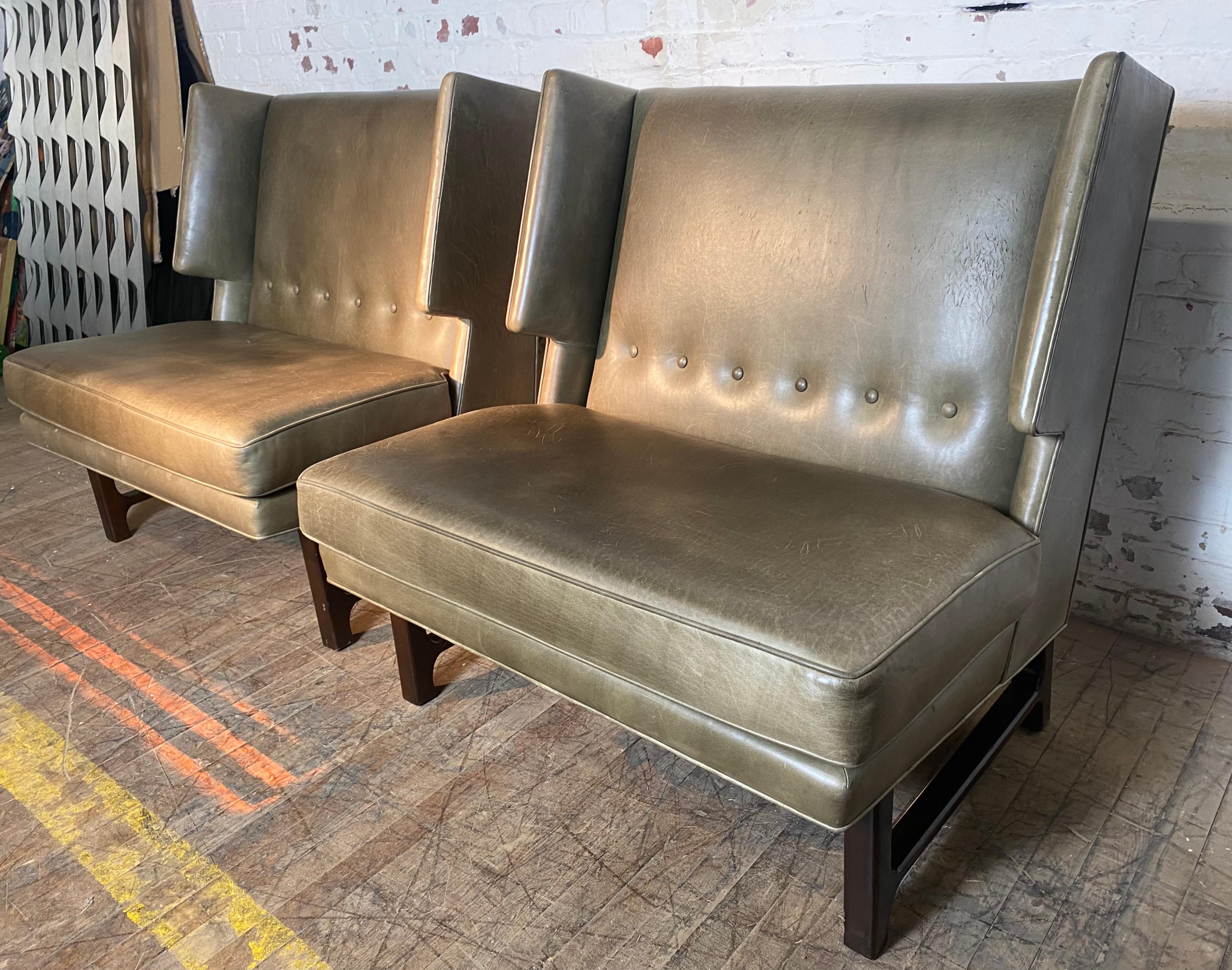 Dramatic Pair Modernist  Leather Lounge Chairs attrib Edward Wormley /Dunbar In Good Condition In Buffalo, NY