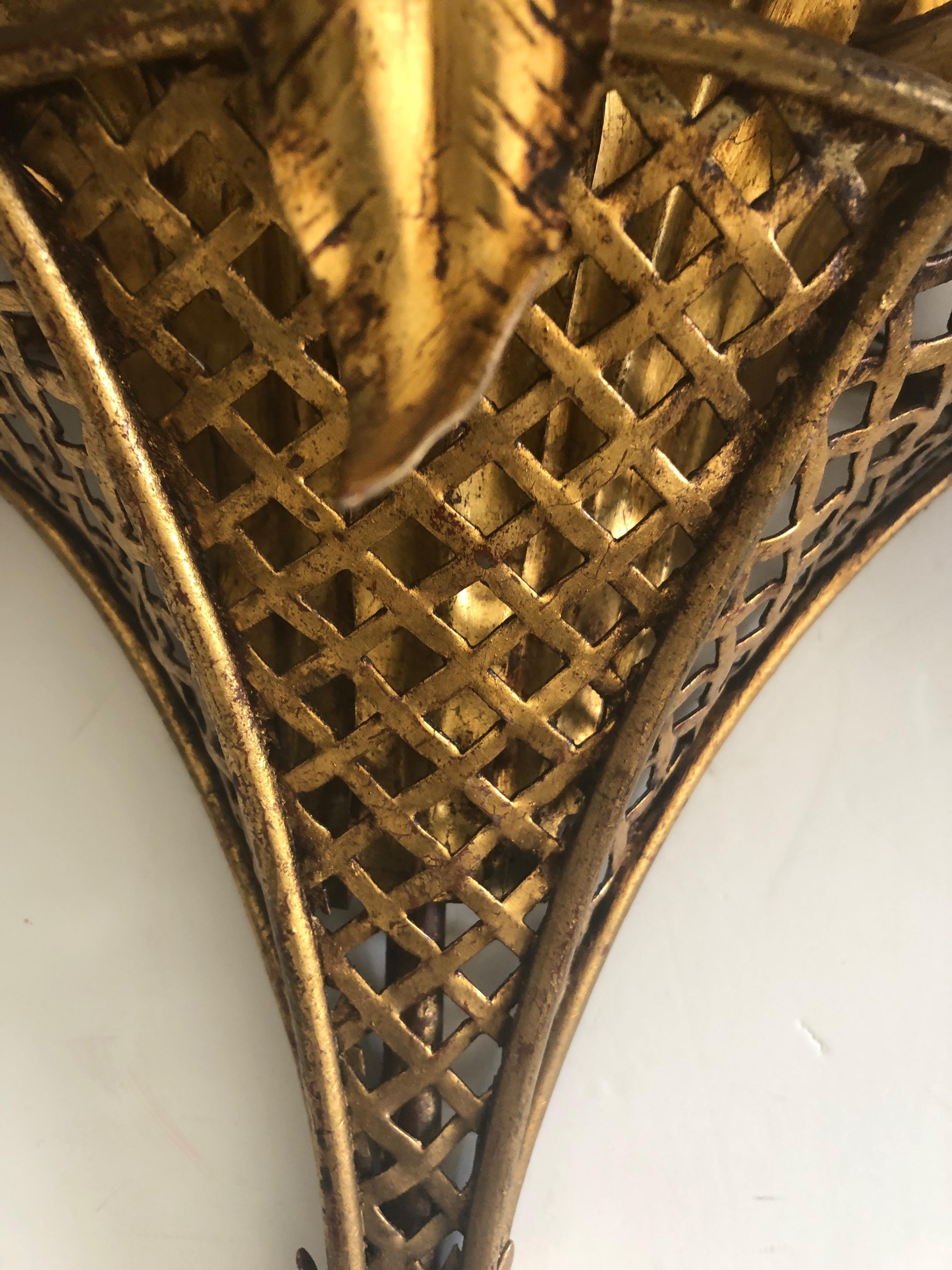 Mid-20th Century Dramatic Pair of Hollywood Regeny Gold Gilt Iron Tole Banana Leaf Wall Sconces