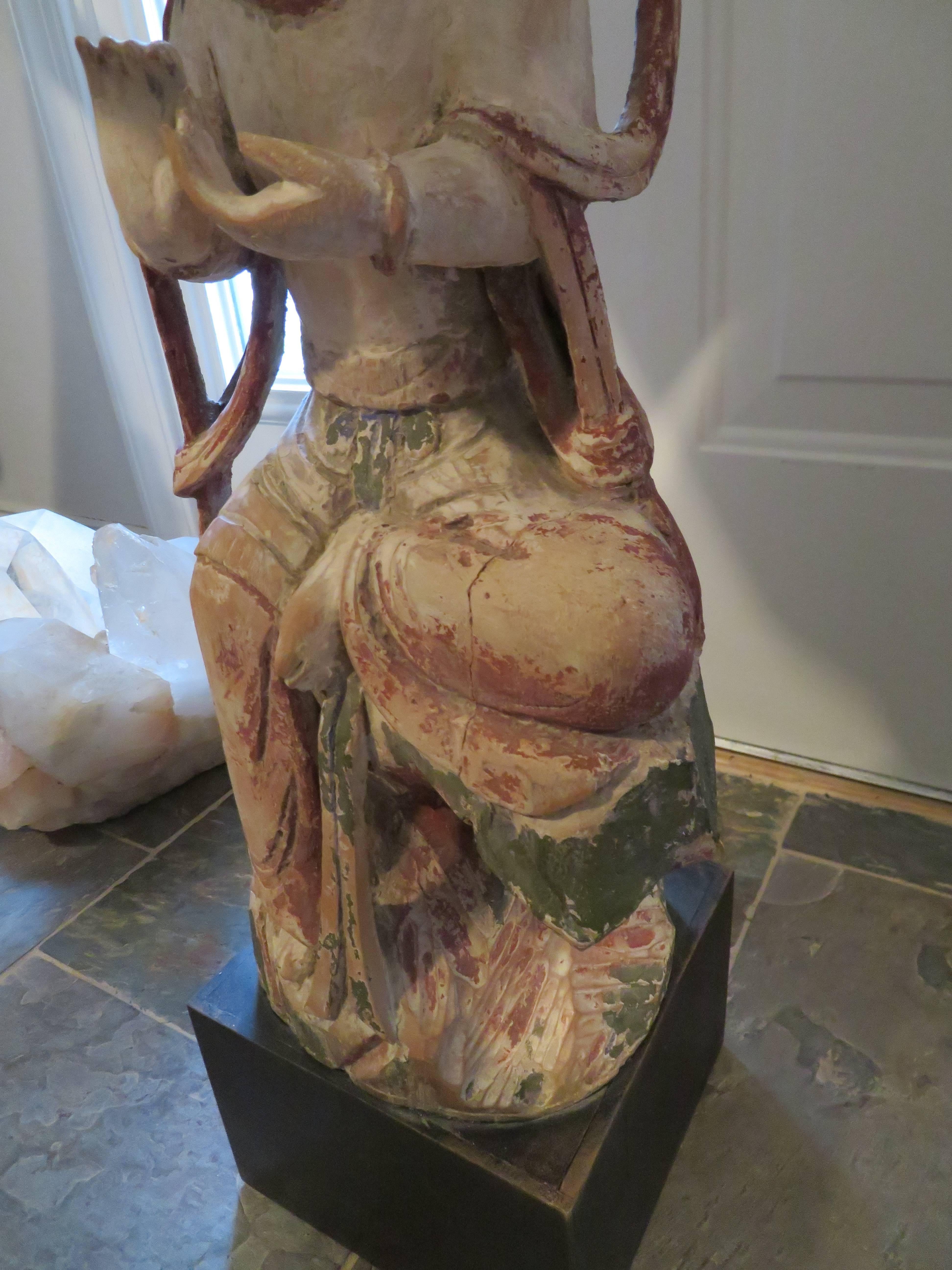 Dramática Pareja de Lámparas Figurales Chinas James Mont Hollywood Regency Mediados de Siglo en Desgastado estado para la venta en Pemberton, NJ