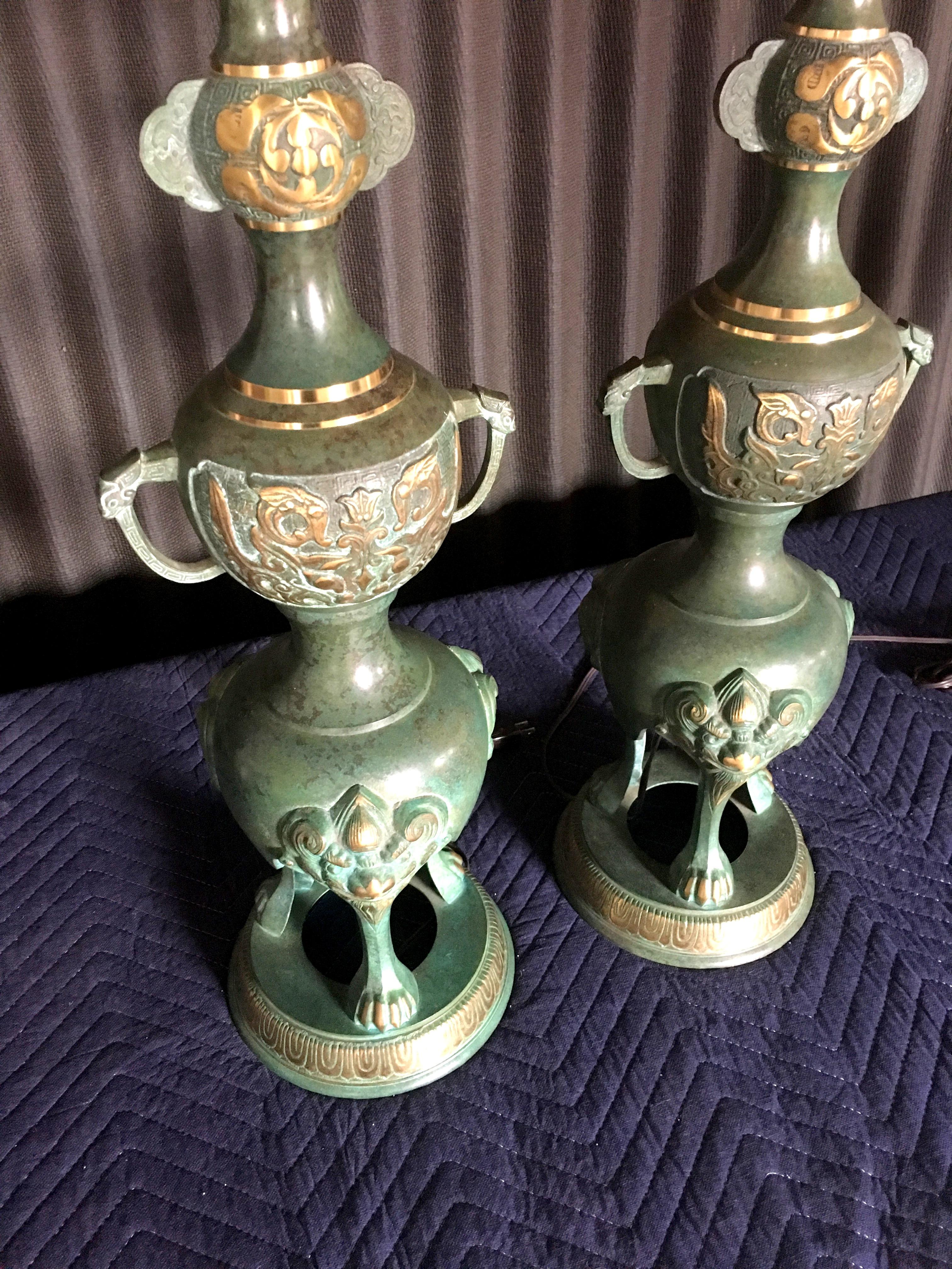 Unknown Dramatic Pair of James Mont Style Asian Lamps For Sale