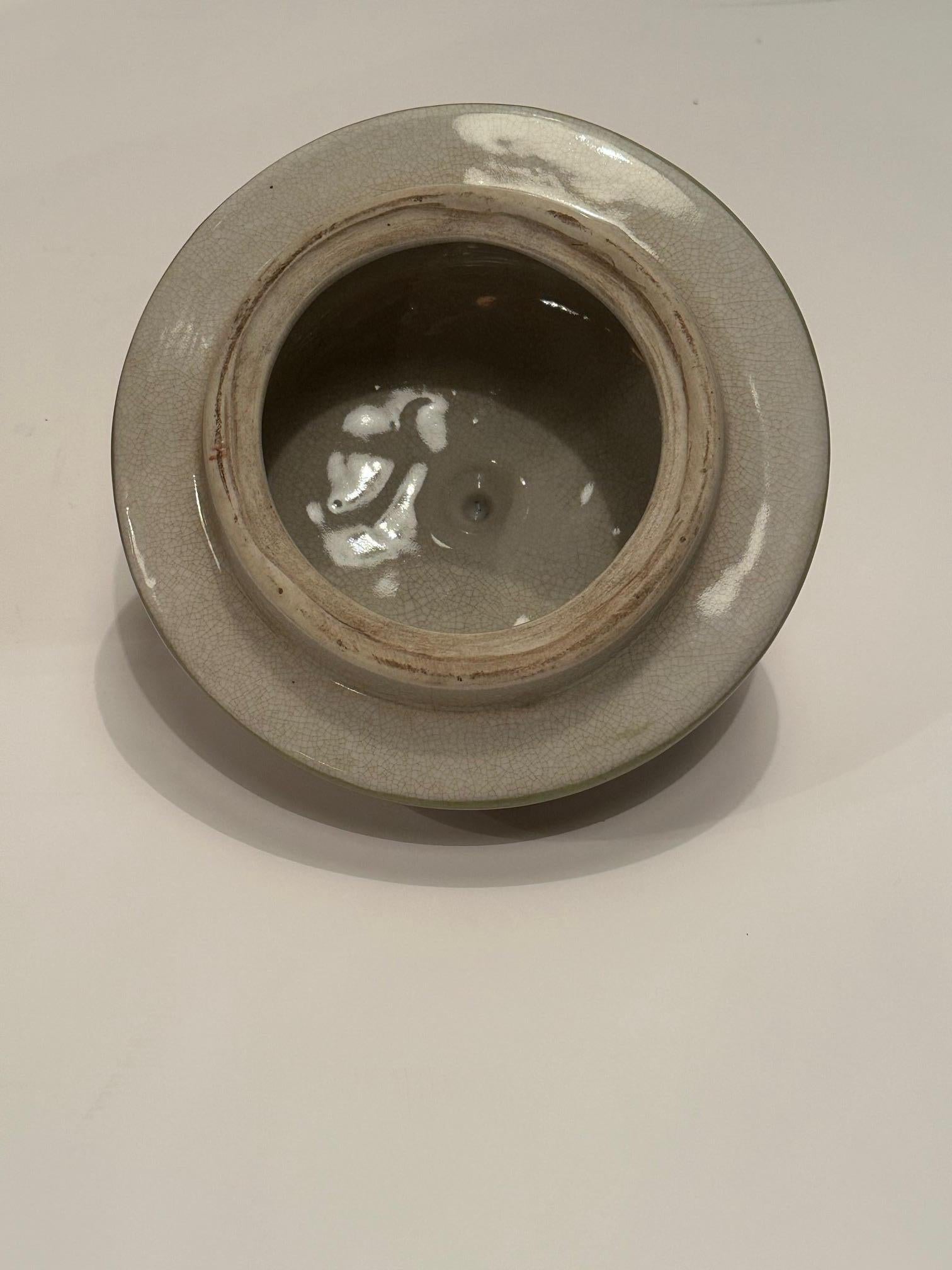 Paire de très grands vases à couvercle en majolique avec motif de portrait en vente 6