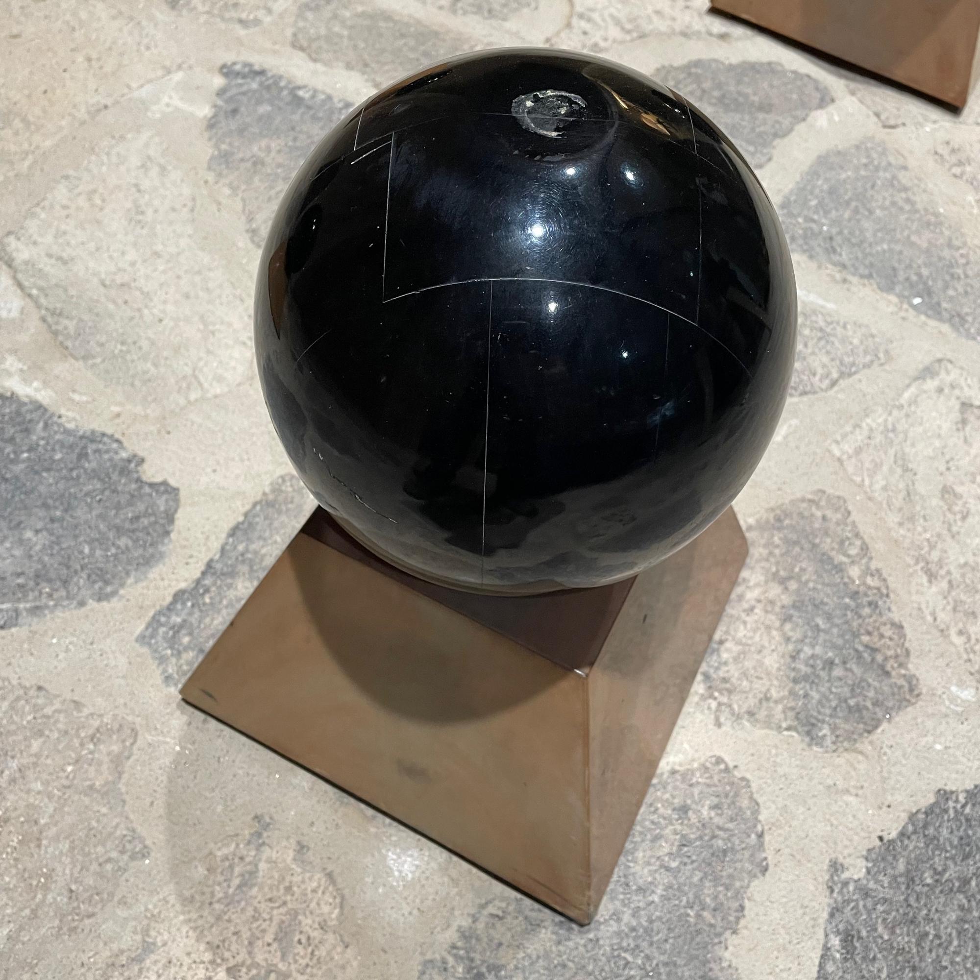Coffee Table
Postmodern coffee cocktail table dramatic presentation Four Spheres on Pyramid Mahogany wood mount base. Spheres are mahogany wood covered in black gloss.
Measures: 14.75 tall x 42 x 42 each base 14.25 tall x 10 x 10 inches
No design