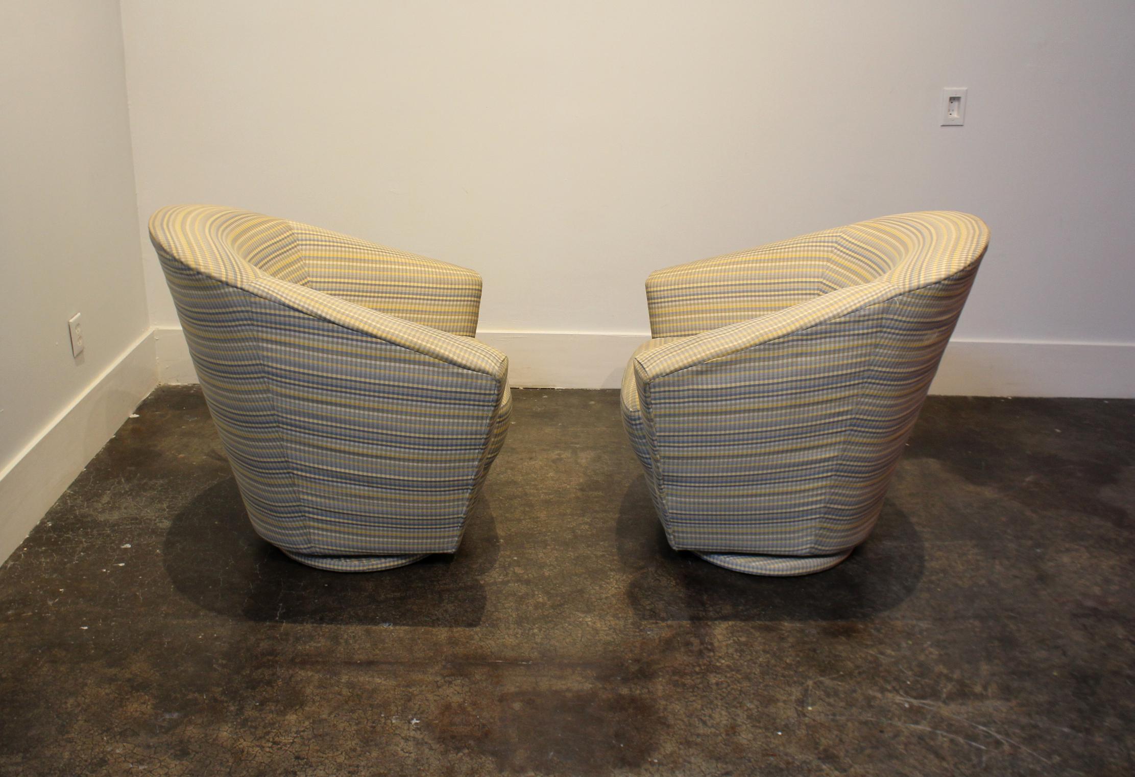 American Dramatic Sculptural 1980s Swivel Club Chairs For Sale