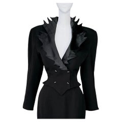 Drammatico abito con gonna nera Thierry Mugler FW1990 Archival Sculptural