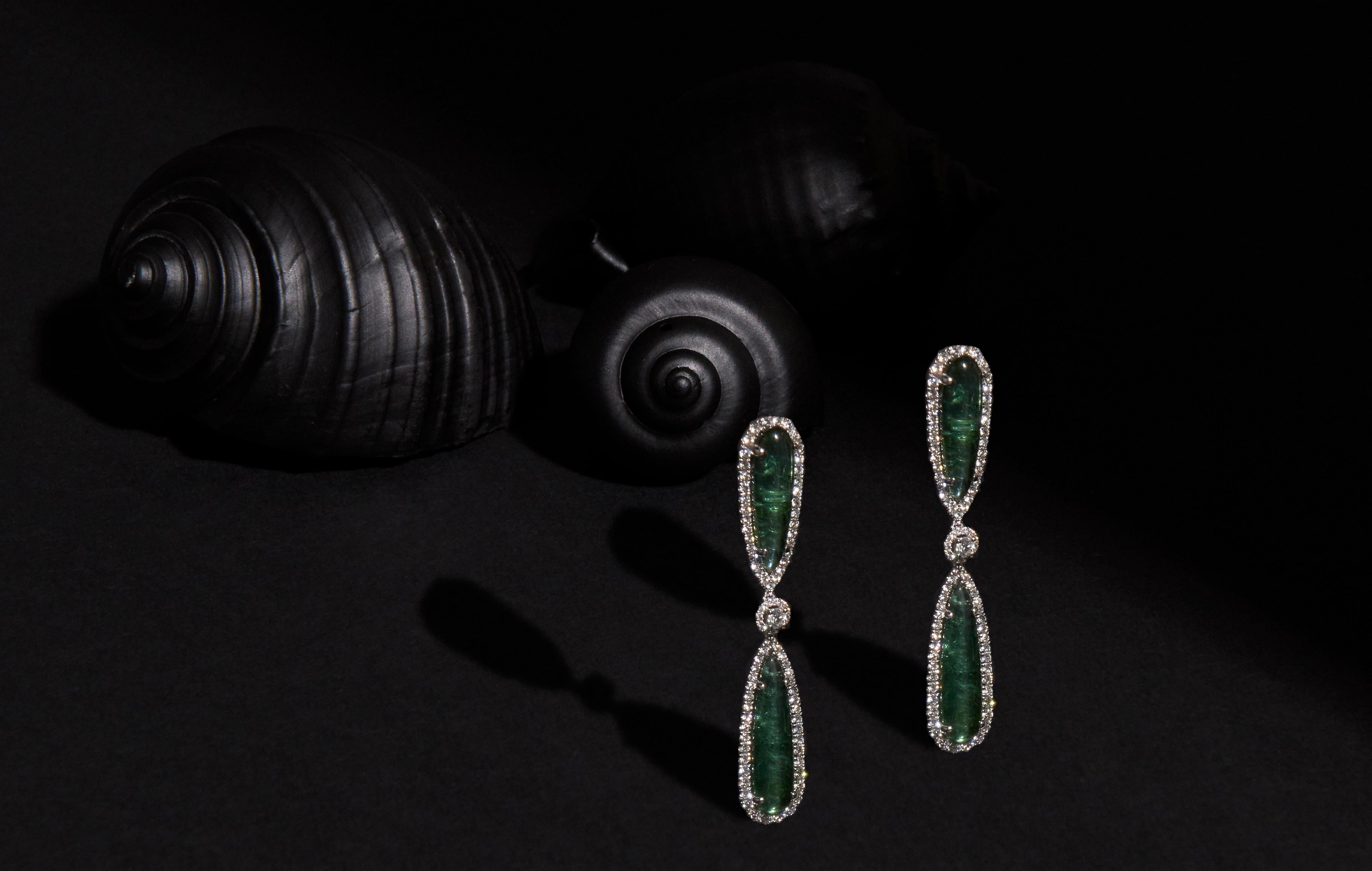 Dramatic Tourmaline and Diamond Drop Earrings In New Condition In Houston, TX
