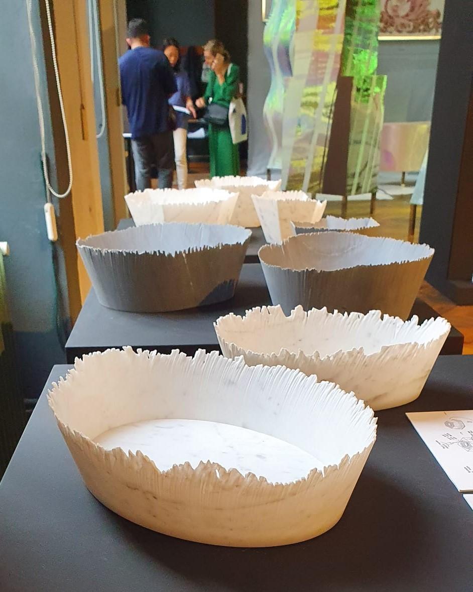 Drap A Oval Decorative Bowl in White Carrara Marble by Bufalini Marmi (Carrara-Marmor) im Angebot