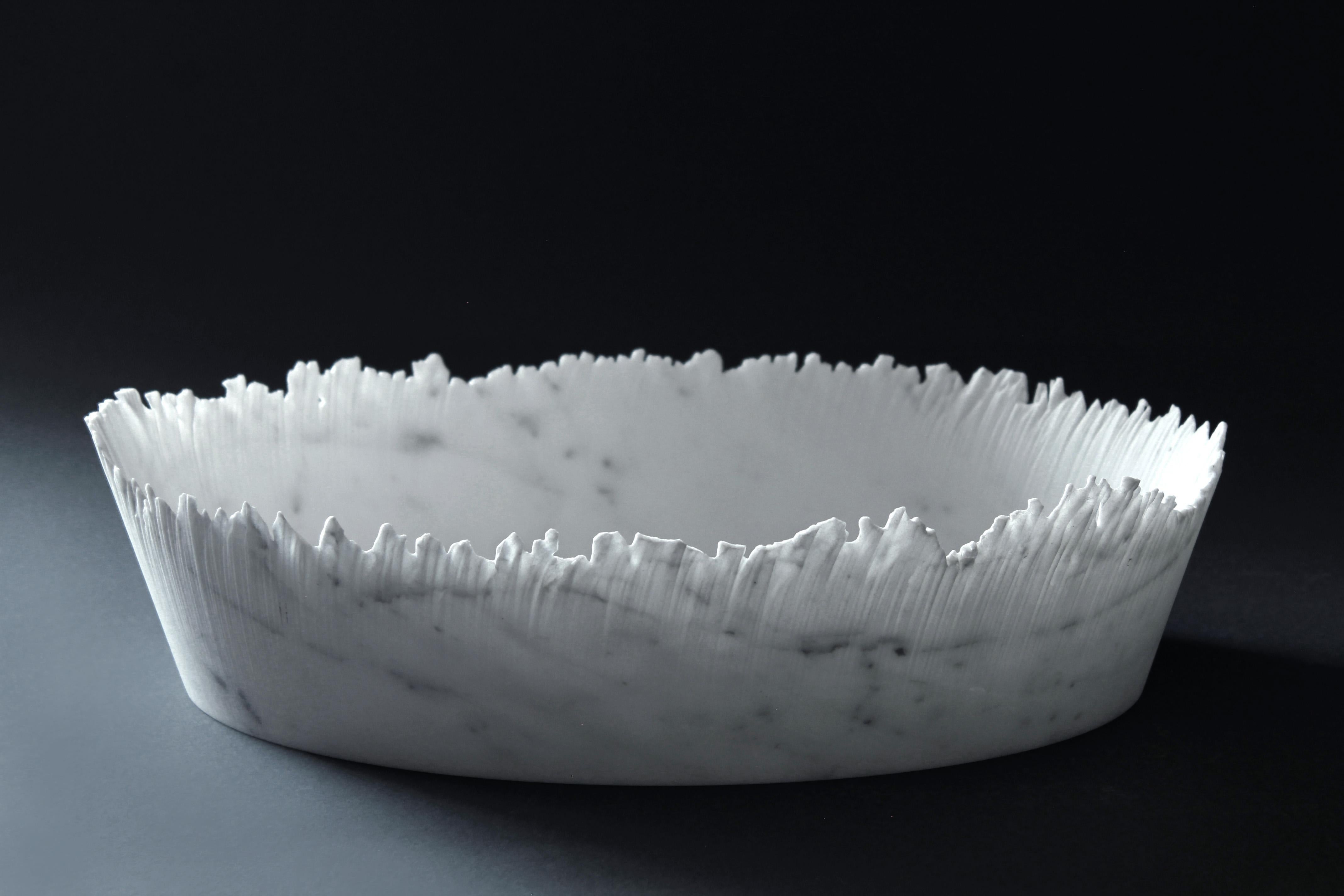 Drap B Oval Decorative Bowl in White Carrara Marble by Bufalini Marmi im Zustand „Neu“ im Angebot in Geneve, CH