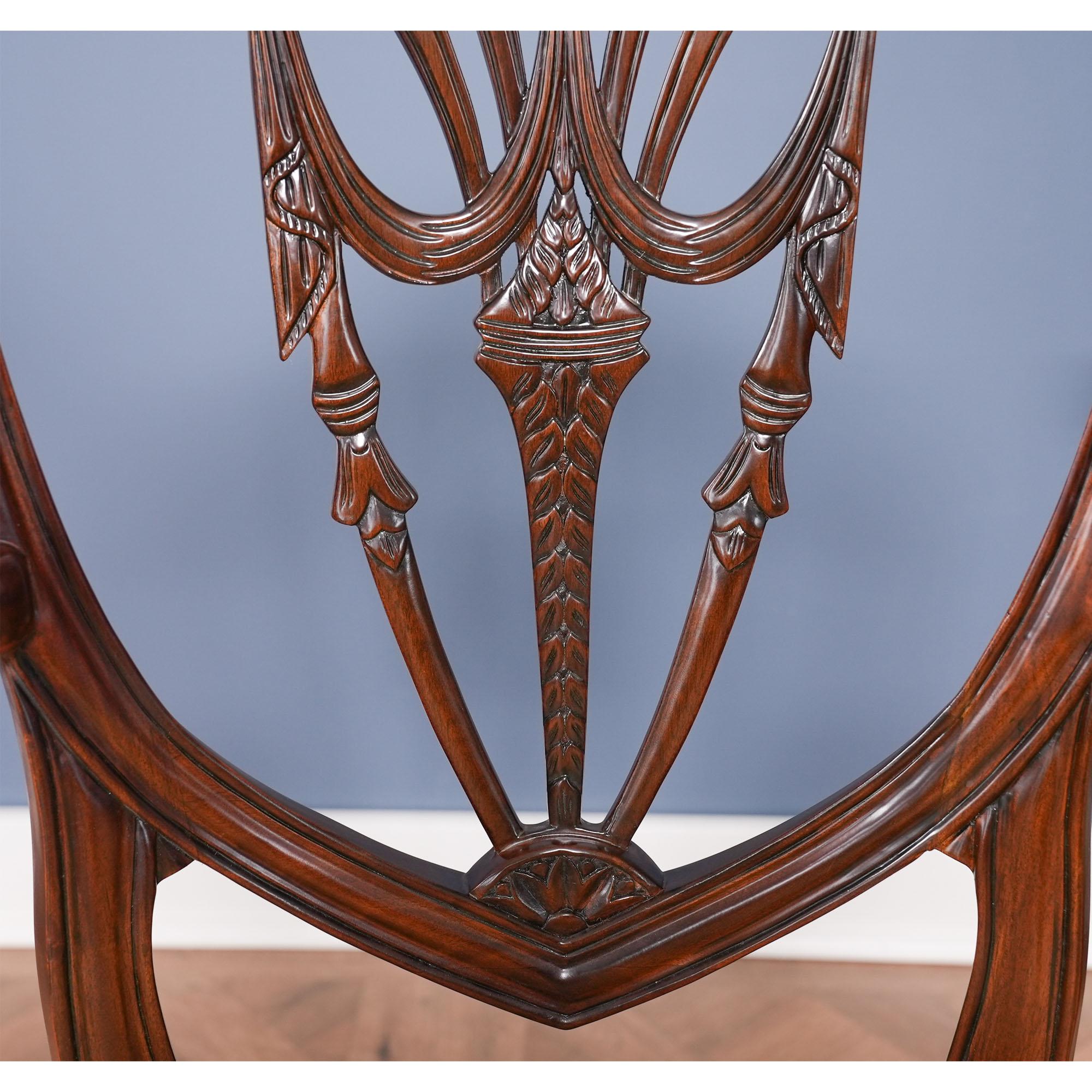 Chaises à dossier bouclier sculpté Drape, ensemble de 10 en vente 2