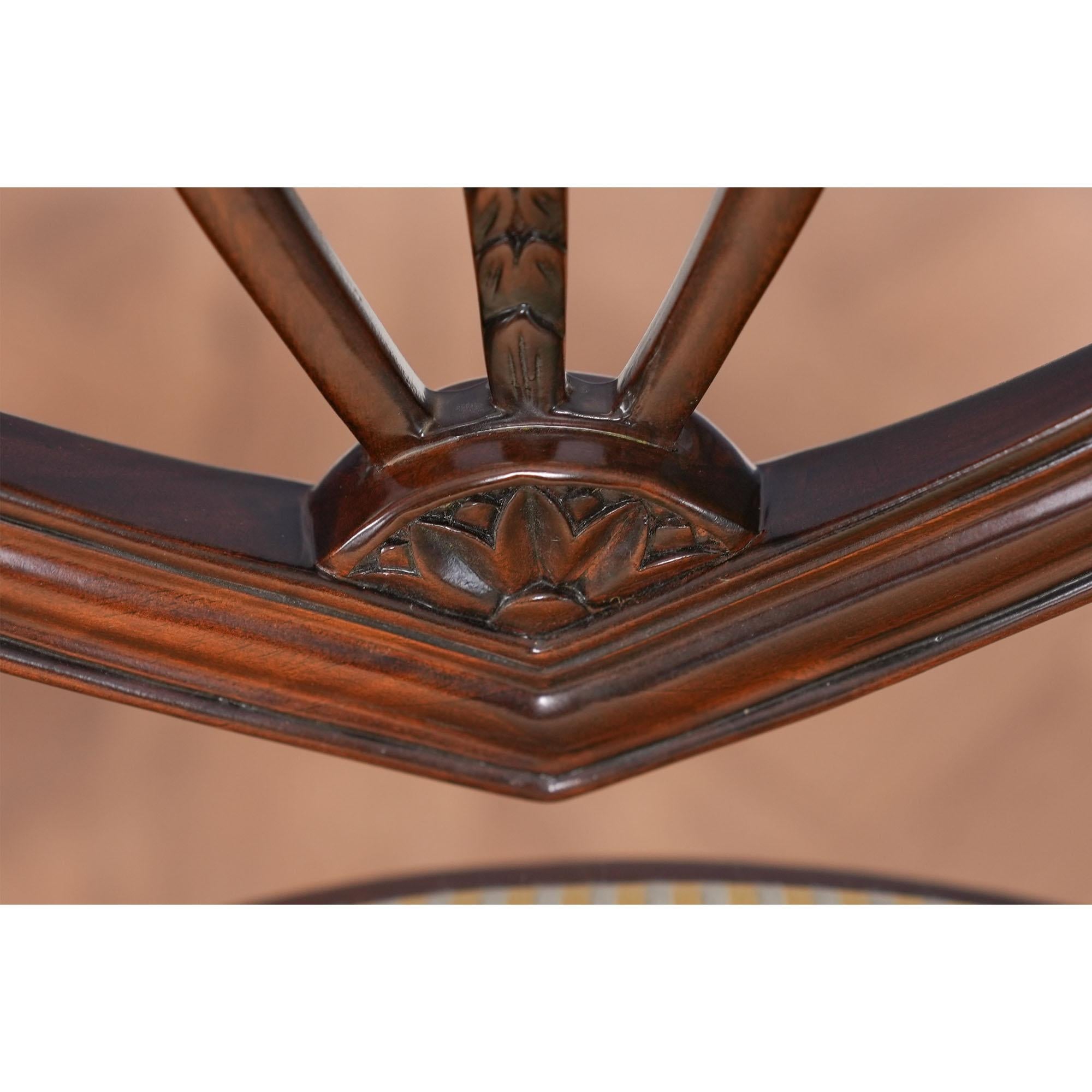 Chaises à dossier bouclier sculpté Drape, ensemble de 10 en vente 3