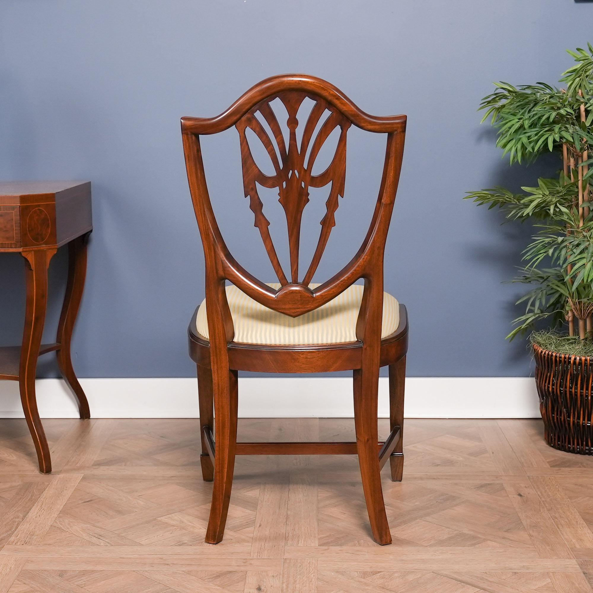 Chaises à dossier bouclier sculpté Drape, ensemble de 10 en vente 6