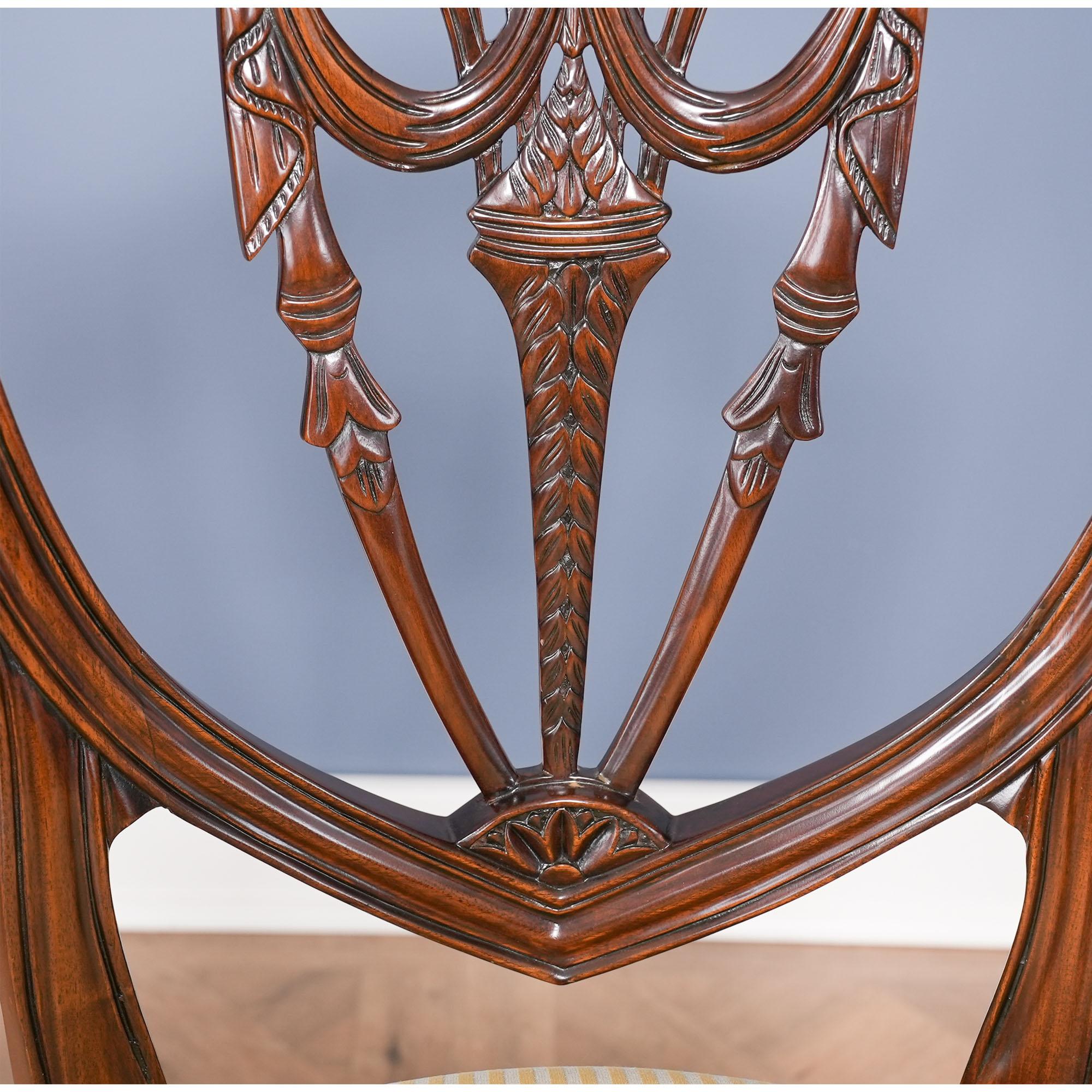 Chaises à dossier bouclier sculpté Drape, ensemble de 10 en vente 12