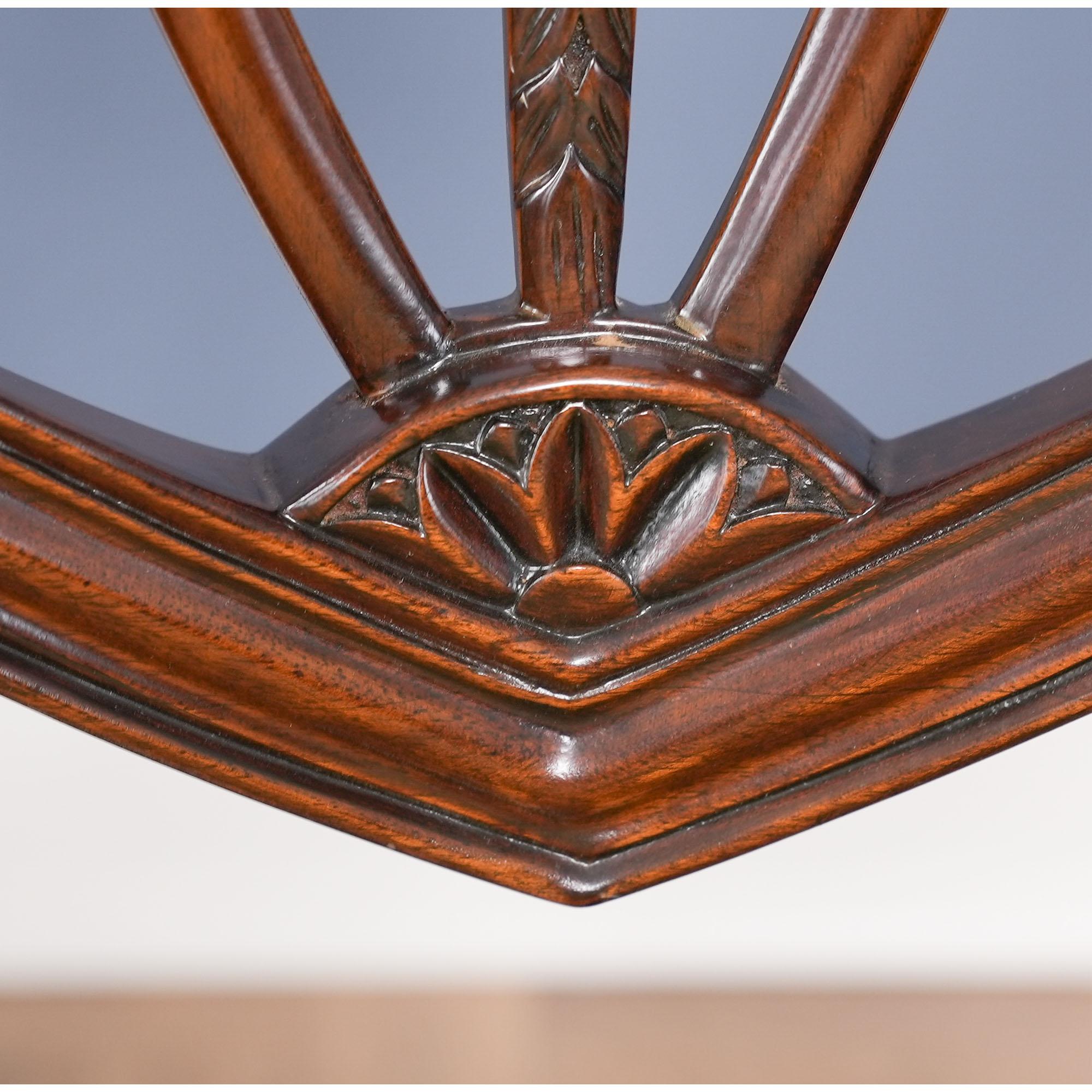 Chaises à dossier bouclier sculpté Drape, ensemble de 10 en vente 13