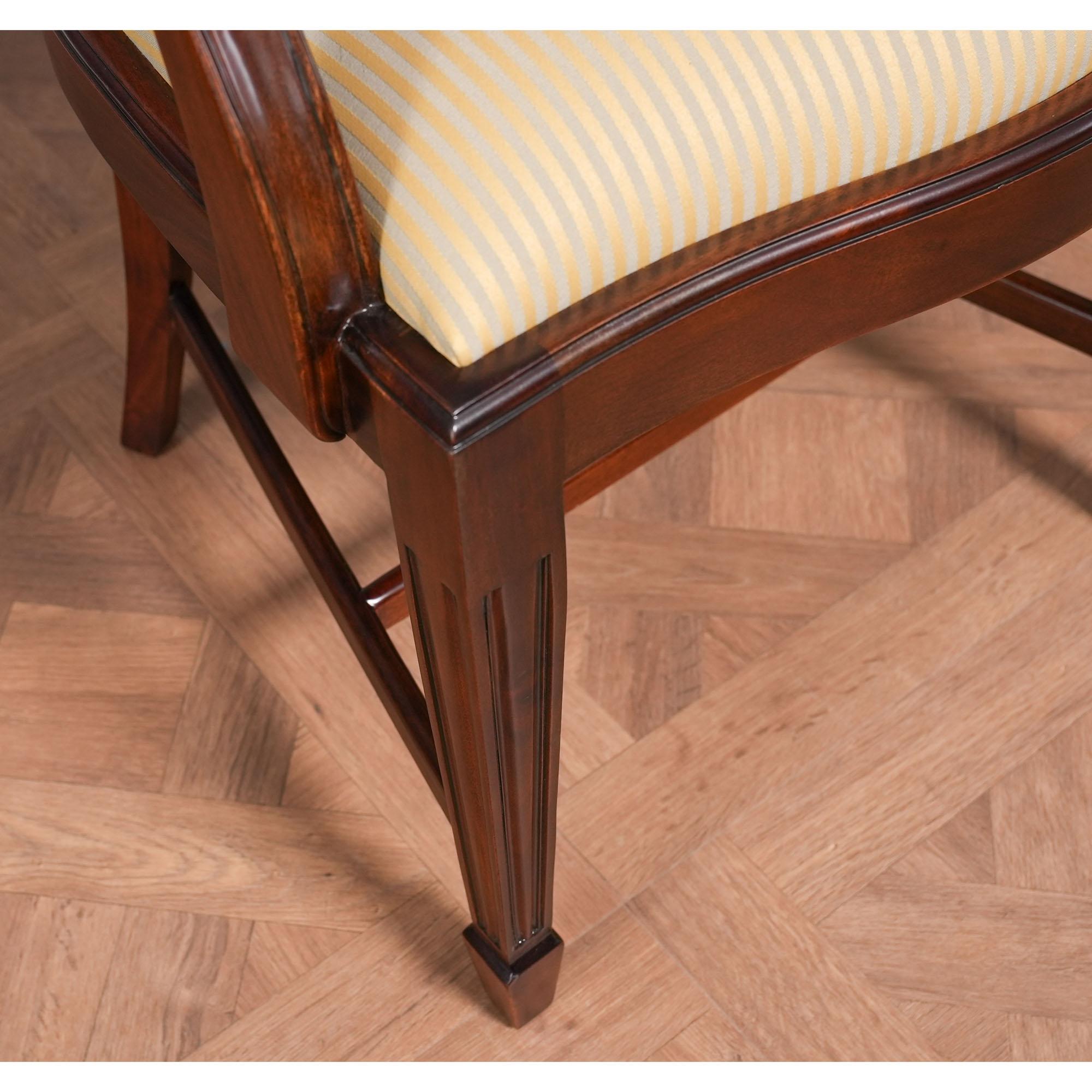 Tissu Chaises à dossier bouclier sculpté Drape, ensemble de 10 en vente