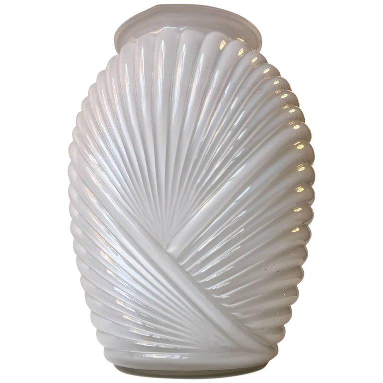 Draped Art Deco Vase in Cased White Opaline Glass, 1930s In Good Condition In Esbjerg, DK