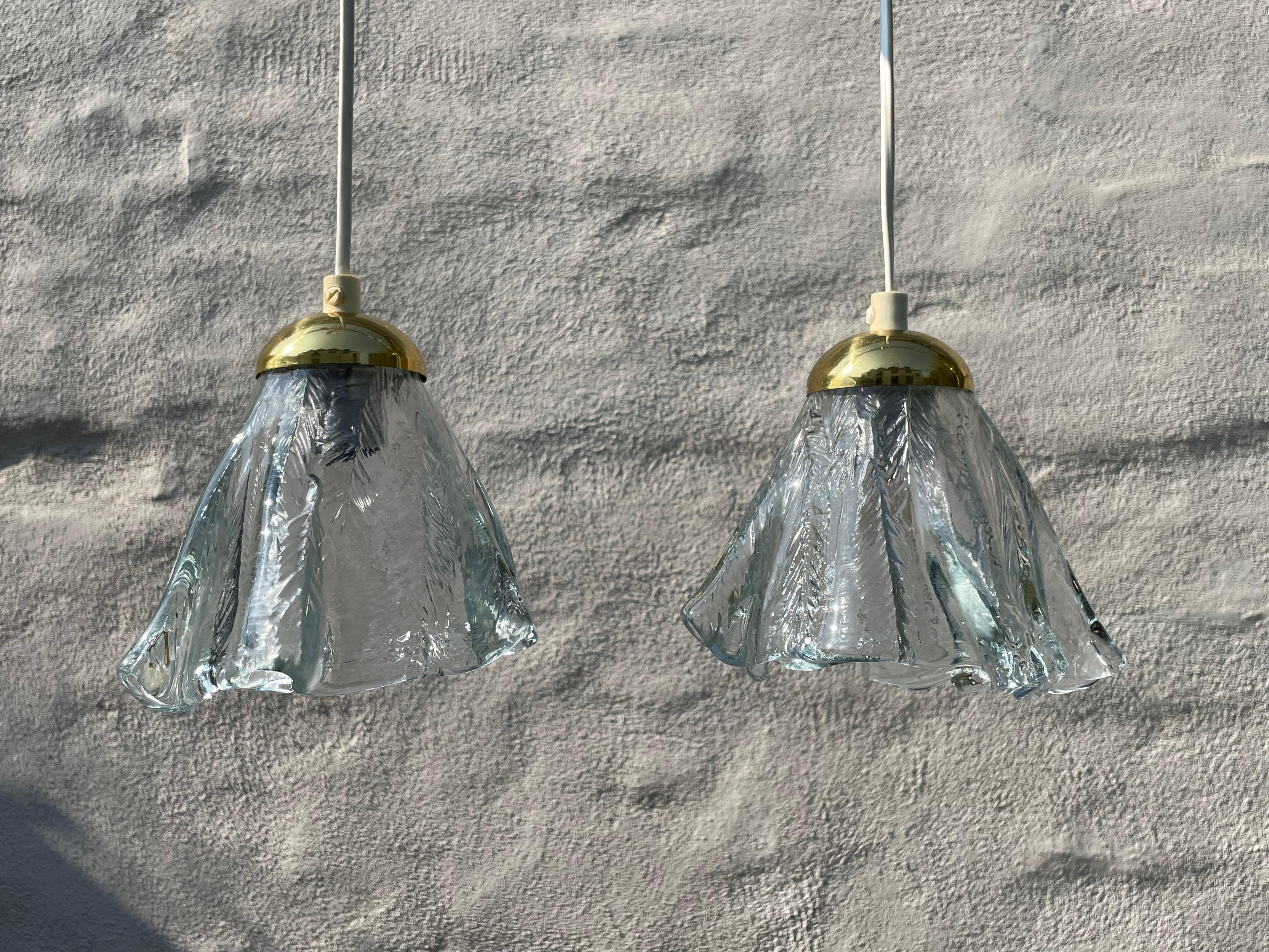 Orrefors Draped Art Glass Pendants on Brass Mount, Sweden, 1960s For Sale 8