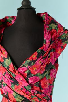 Drapiertes Cocktailkleid mit Blumenmuster von VICTOR COSTA