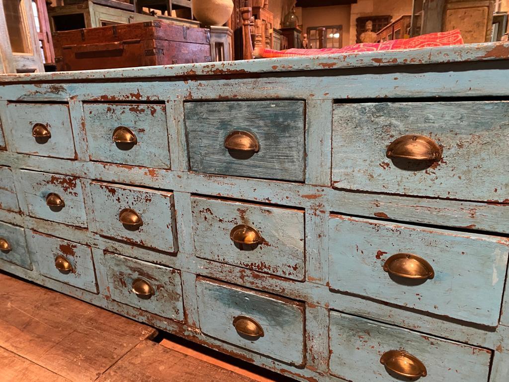 Very Nice draper cabinet made in India in Late 20th century 
Original patina
