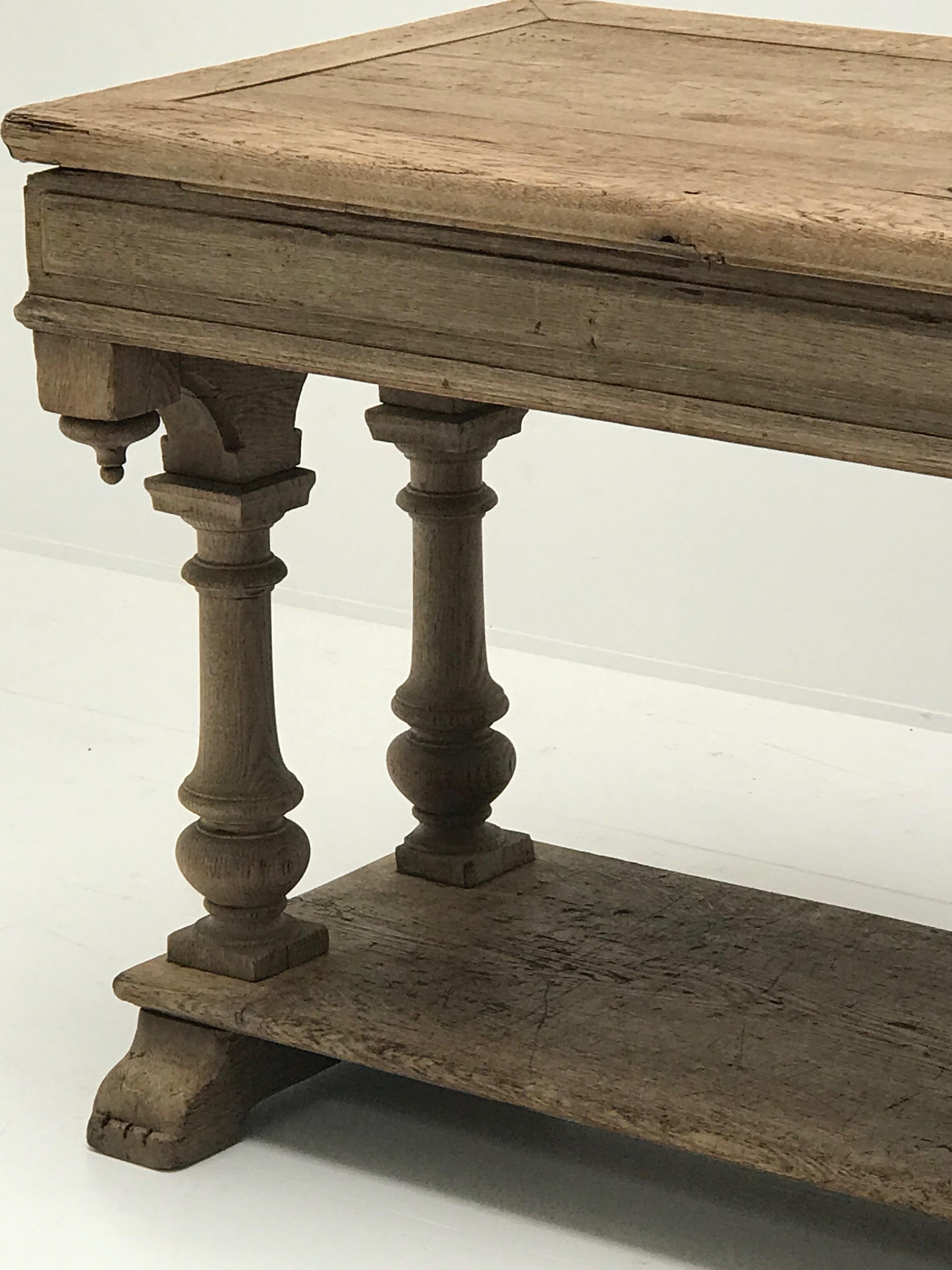 Drapiers Table in Beachead Oak In Good Condition In Schellebelle, BE