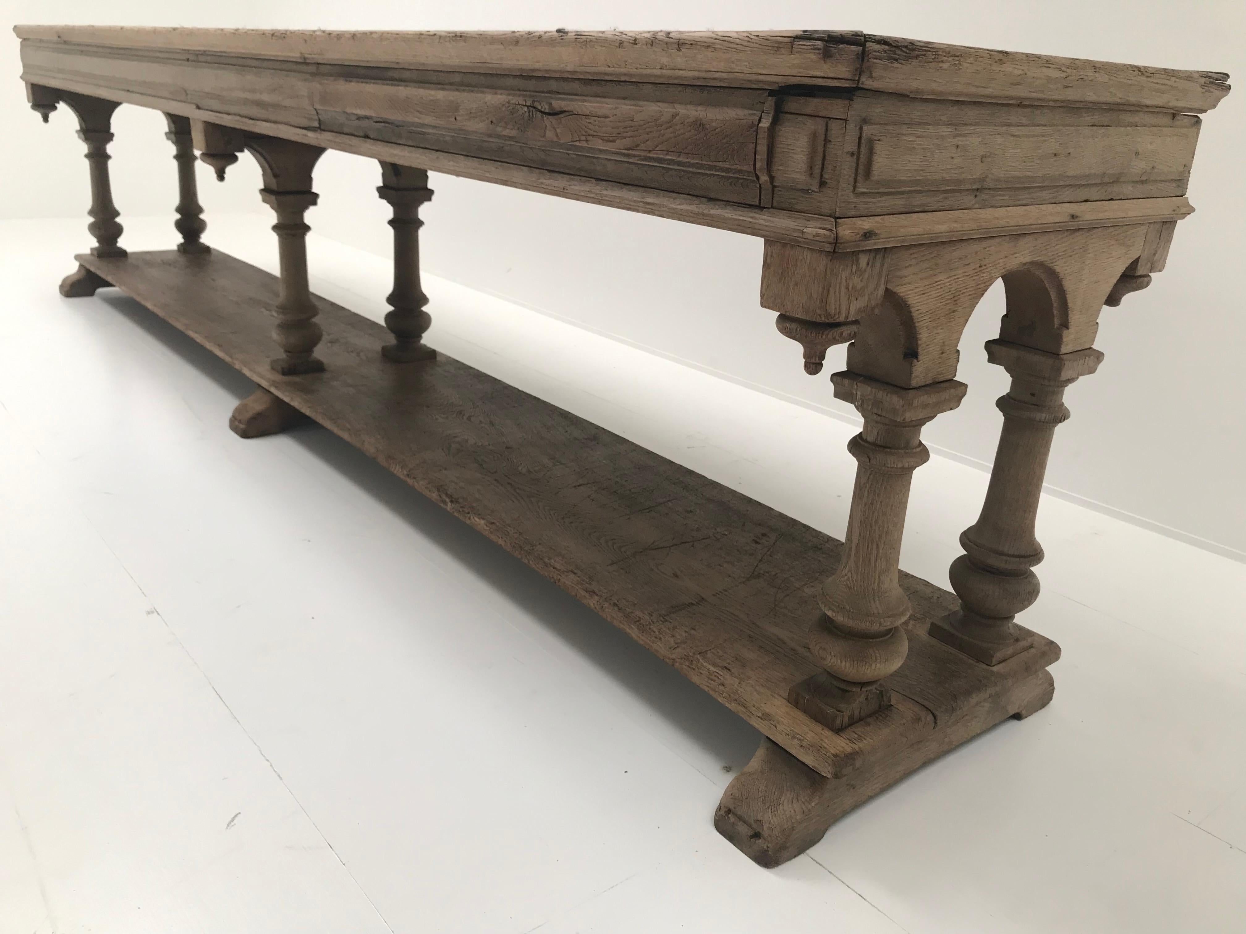 Drapiers Table in Beachead Oak 3