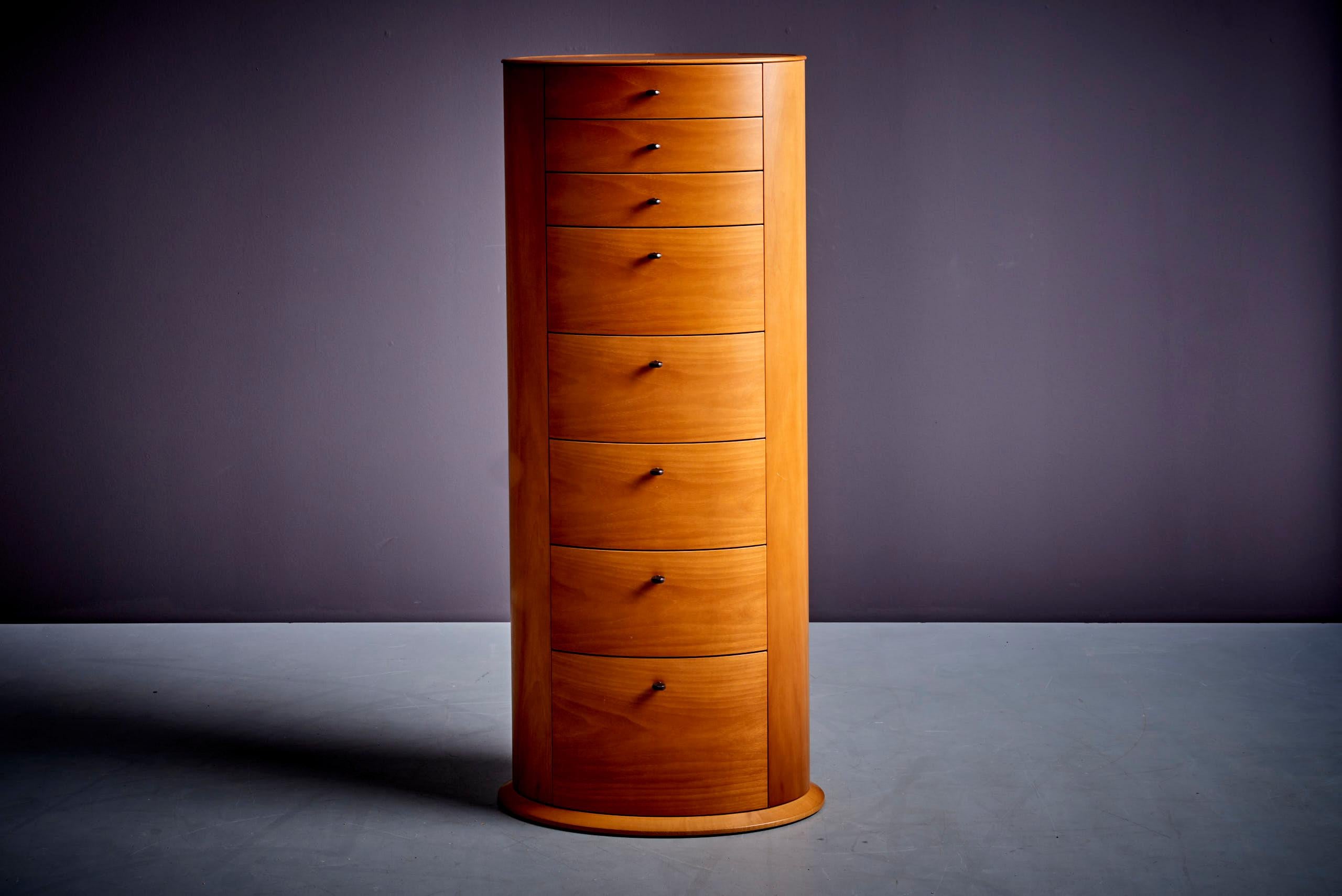The elliptical drawer cabinet 