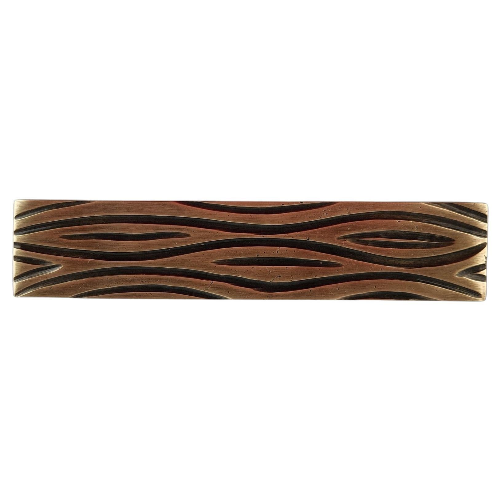 Drawer pull in engraved solid brass 15 x 3 cm Aged gold and gunmetal finish For Sale