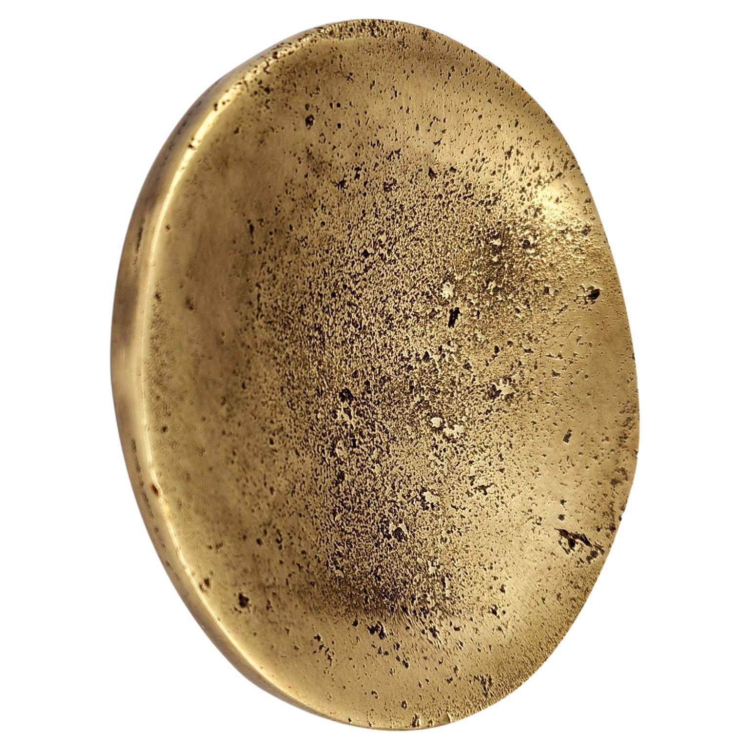 Drawer pull in solid brass : Rounded design and natural inspiration ø 8 cm For Sale
