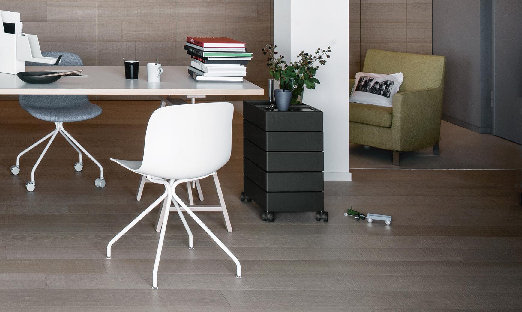 Contemporary Drawer unit on wheels Magis 360° design Konstantin Grcic - 5 drawers - Blue For Sale