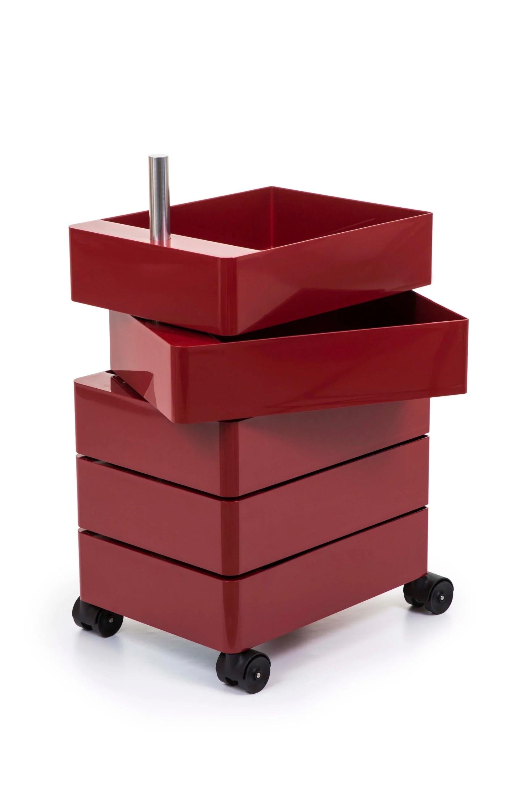 Designed by Konstantin Grcic for Magis, the 360° drawer unit on wheels combines stylistic intuition with functional design. This versatile storage solution is ideal for contemporary offices, home studios, bathrooms, or any space requiring organized,