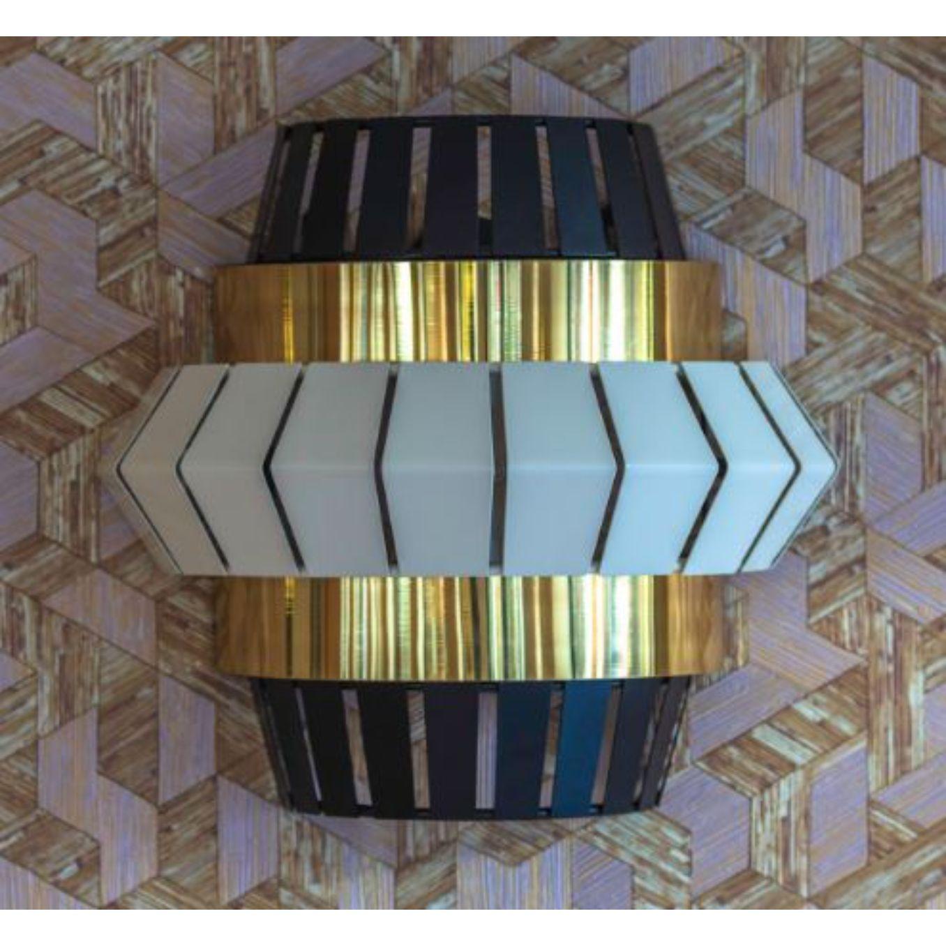 Dream and Emerald Comb Wall Lamp with Brass Ring by Dooq For Sale 5