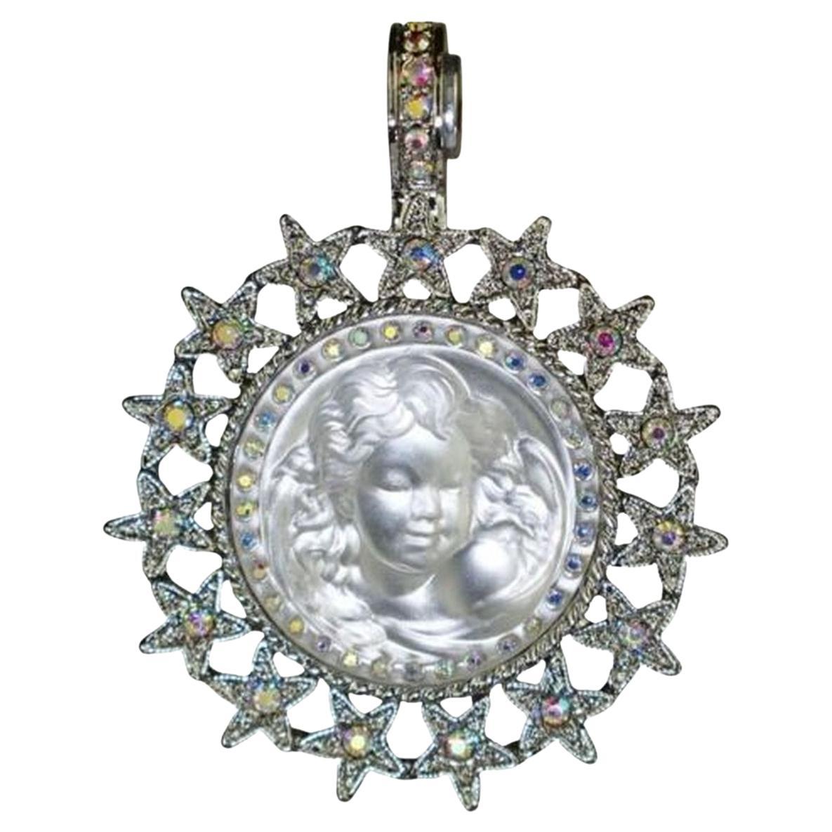 Dream Angel Cherub Göttin Kristall Magnetische Aurora Borealis Anhänger Halskette (Moderne) im Angebot