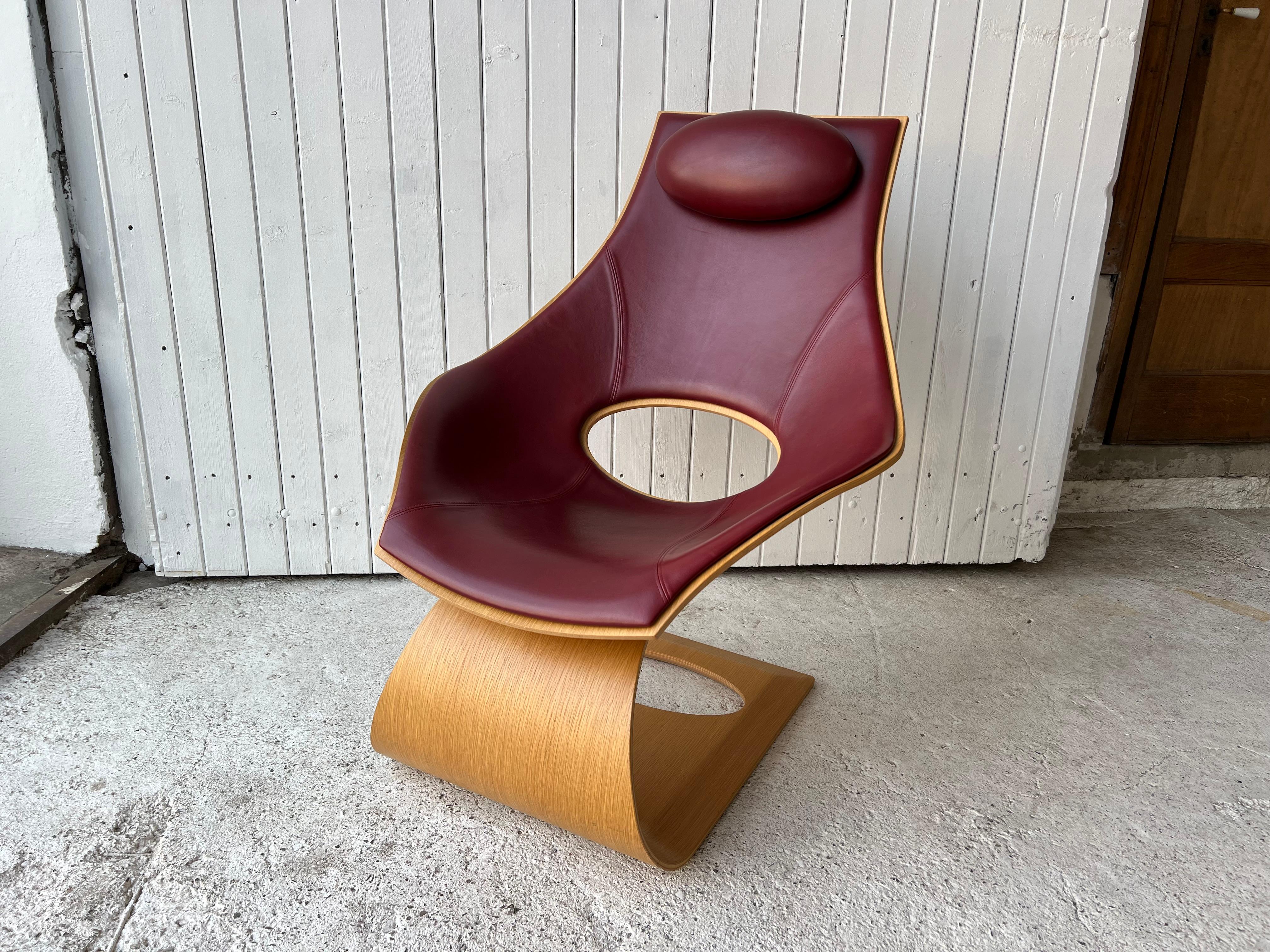 Renowned Japanese architect Tadao Ando teamed up with Carl Hansen & Son to design a sculptural lounge chair that pays homage to Hans J. Wegner. Dream Chair combines Danish know-how and traditional Japanese design, it is intended to encourage people