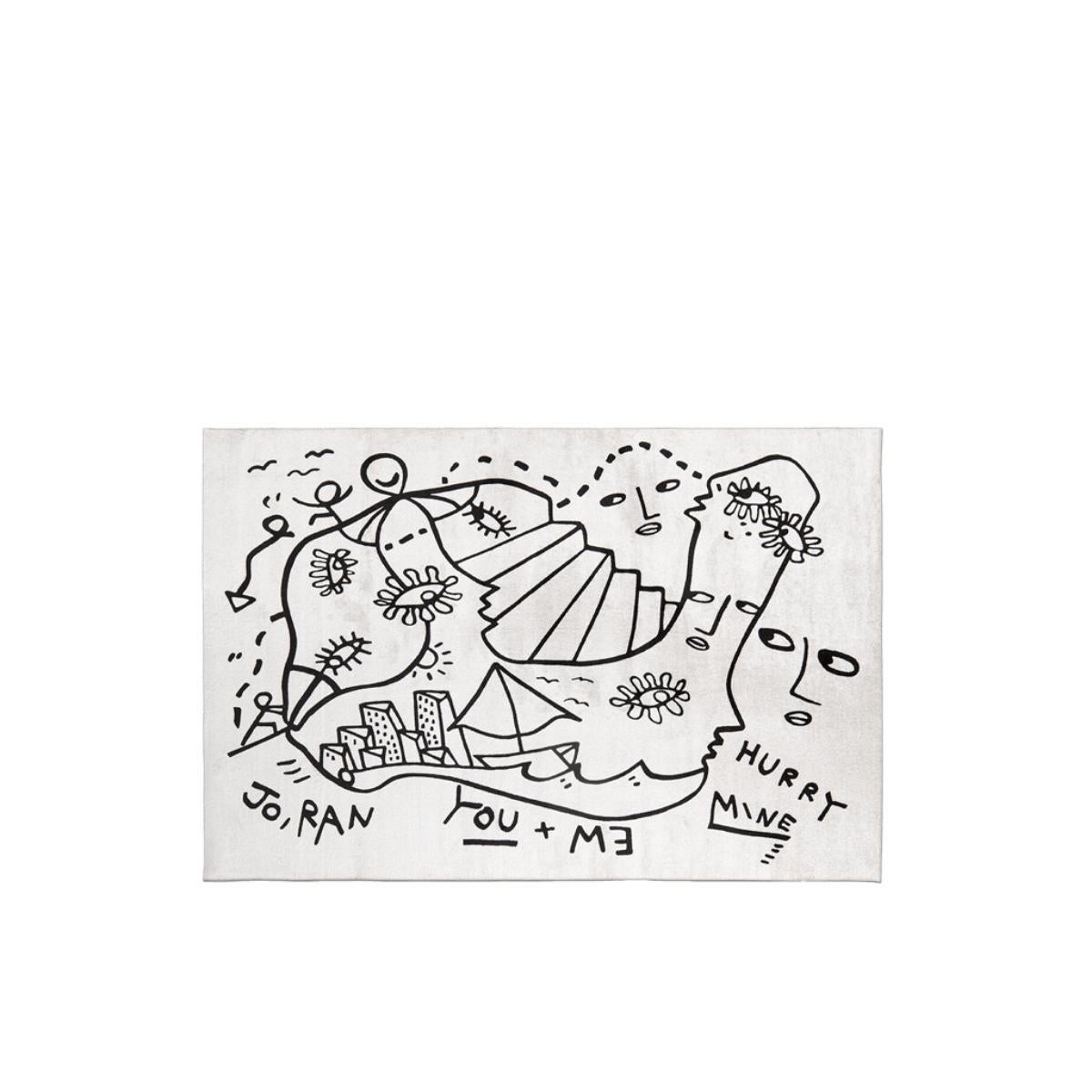 La collection Linescapes comprend une série de poufs, de coussins et de tapis tous caractérisés par des lignes, des textes et des dessins stylisés en noir et blanc, un langage récurrent que Whiting utilise dans son travail artistique.
La série de
