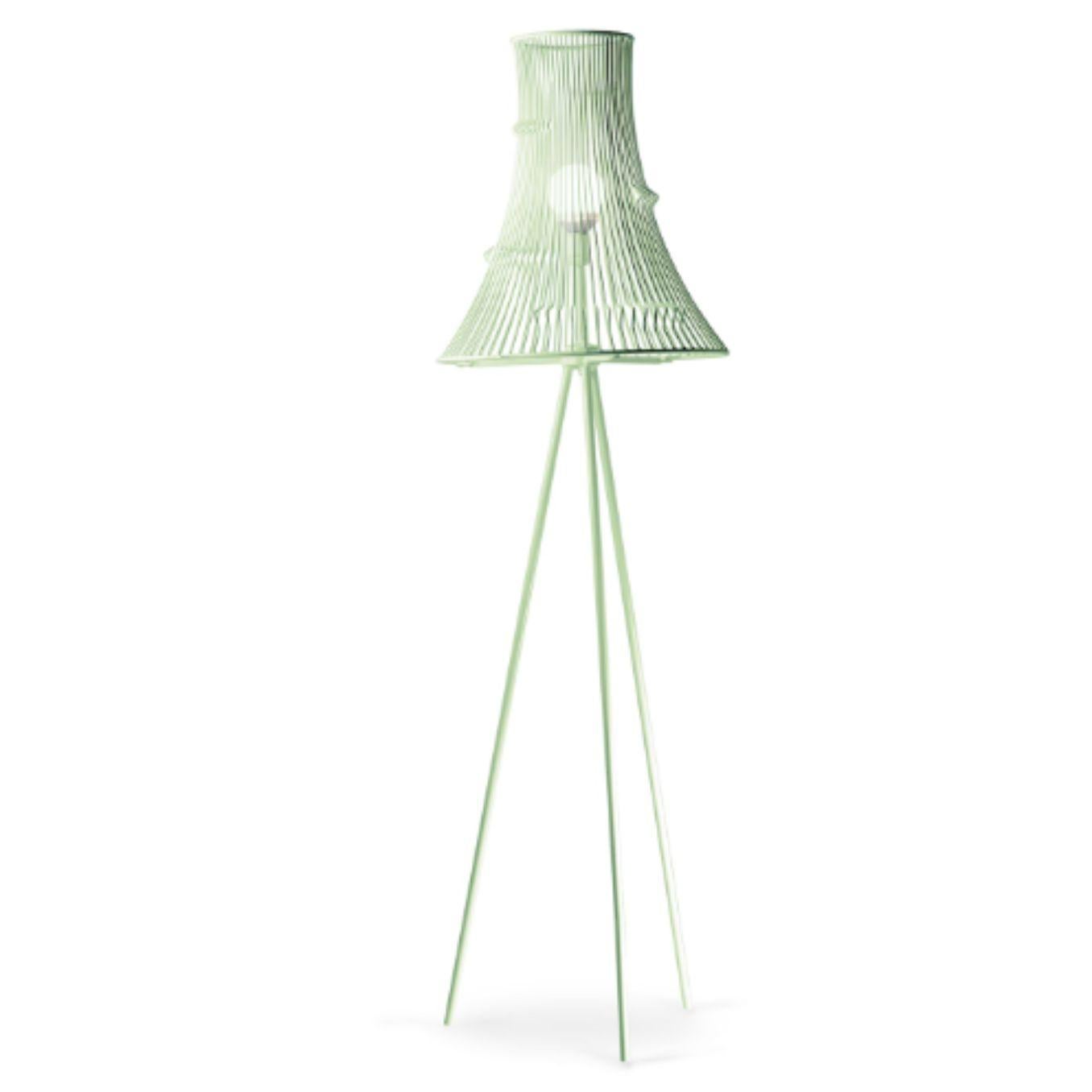 Dream extrude floor lamp by Dooq.
Dimensions: W 50 x D 50 x H 175 cm.
Materials: lacquered metal, polished or brushed metal.
Also available in different colors and materials. 

Information:
230V/50Hz
E27/1x20W LED
120V/60Hz
E26/1x15W LED
bulb not