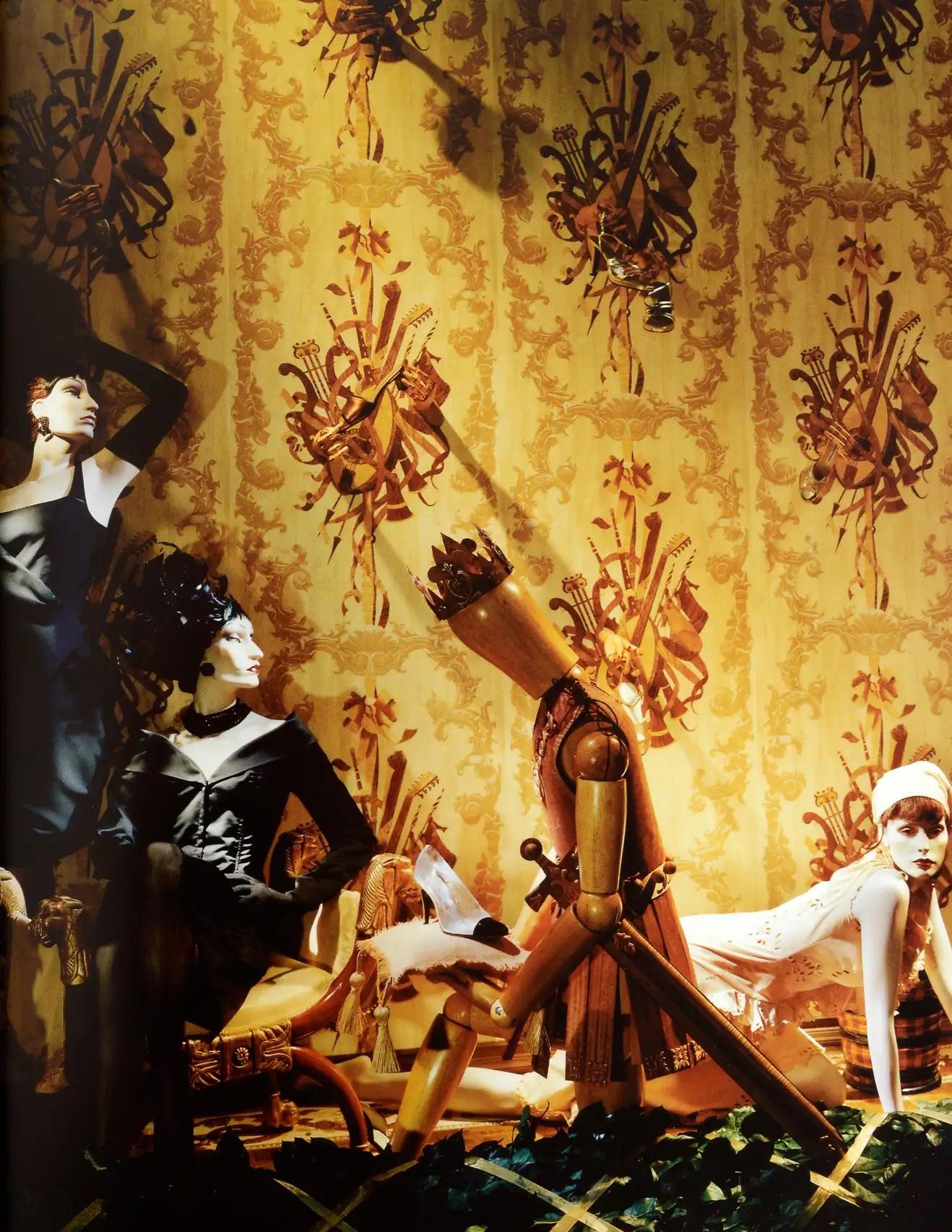 Papier Des rêves à travers les fenêtres en verre de Bergdorf Goodman par Linda Fargo, signé en vente