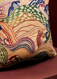 Coussin brodé multicolore Viya de Vikram Goyal