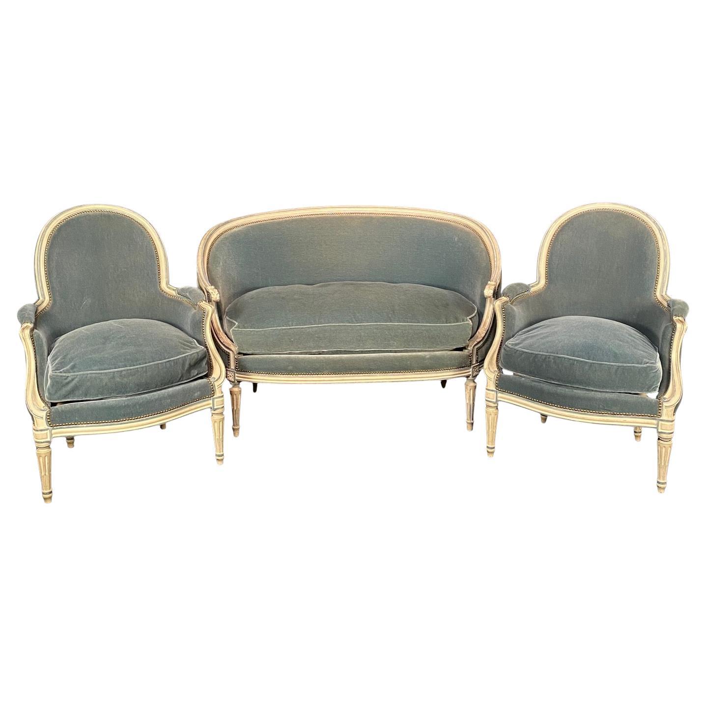 Ensemble Canapé et Paire de Bergeres Antique French Louis XVI peint et sculpté