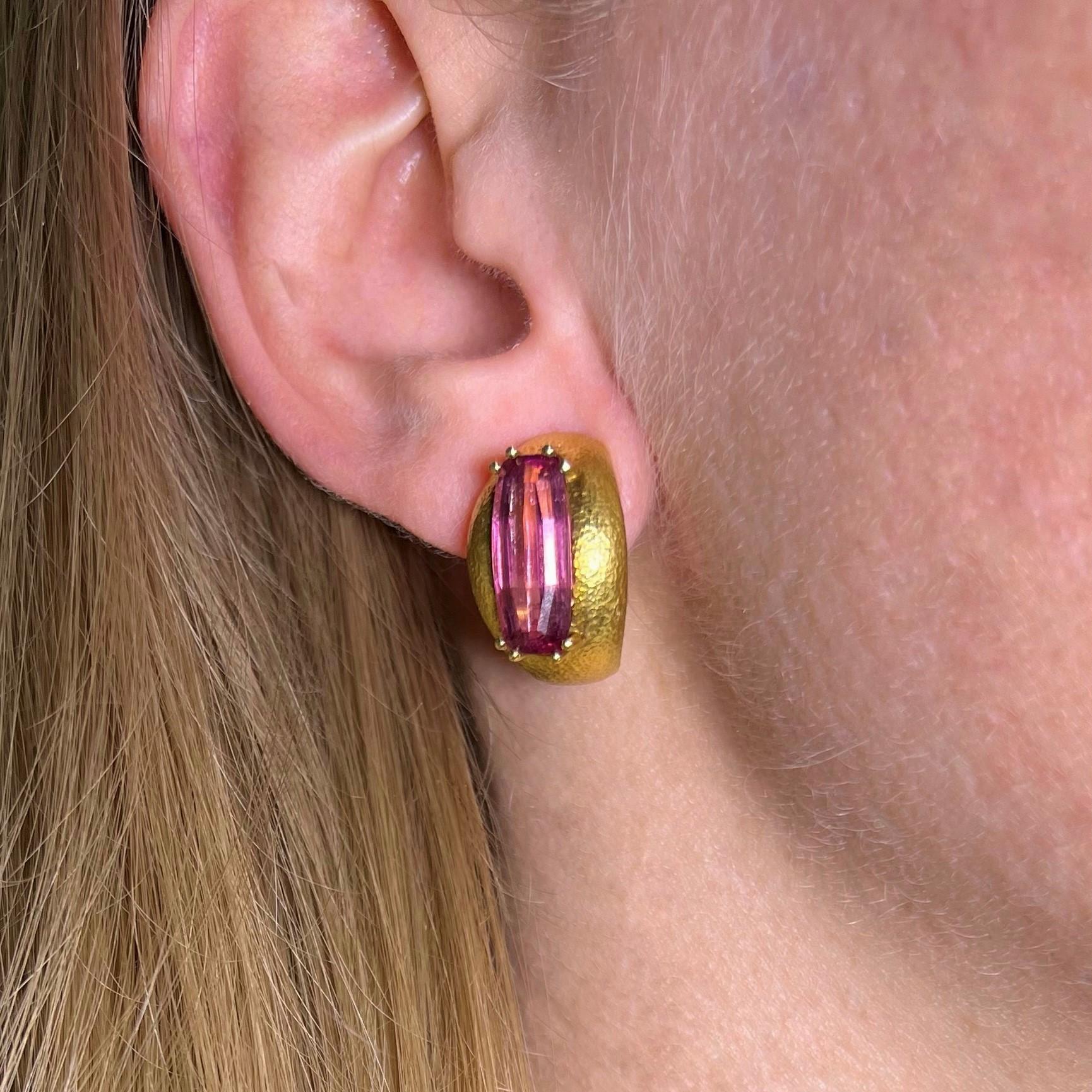 Dreamy Tourmaline Earclips in 18k Yellow Gold For Sale 4
