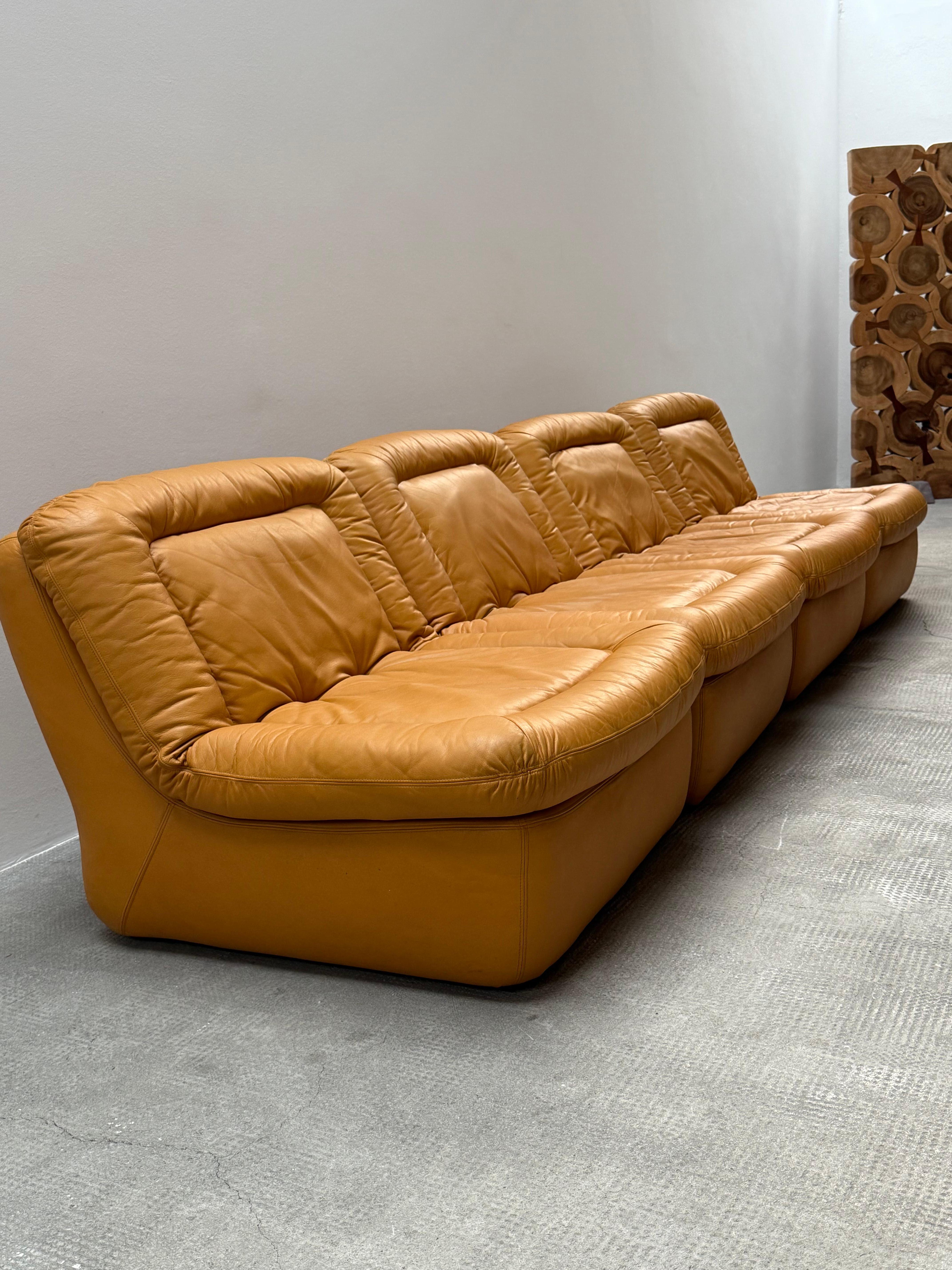Dreipunkt Modular Lounge Sessel Sofá Sitzgruppe Leder gelb, Deutschland 1970er finales del siglo XX en venta