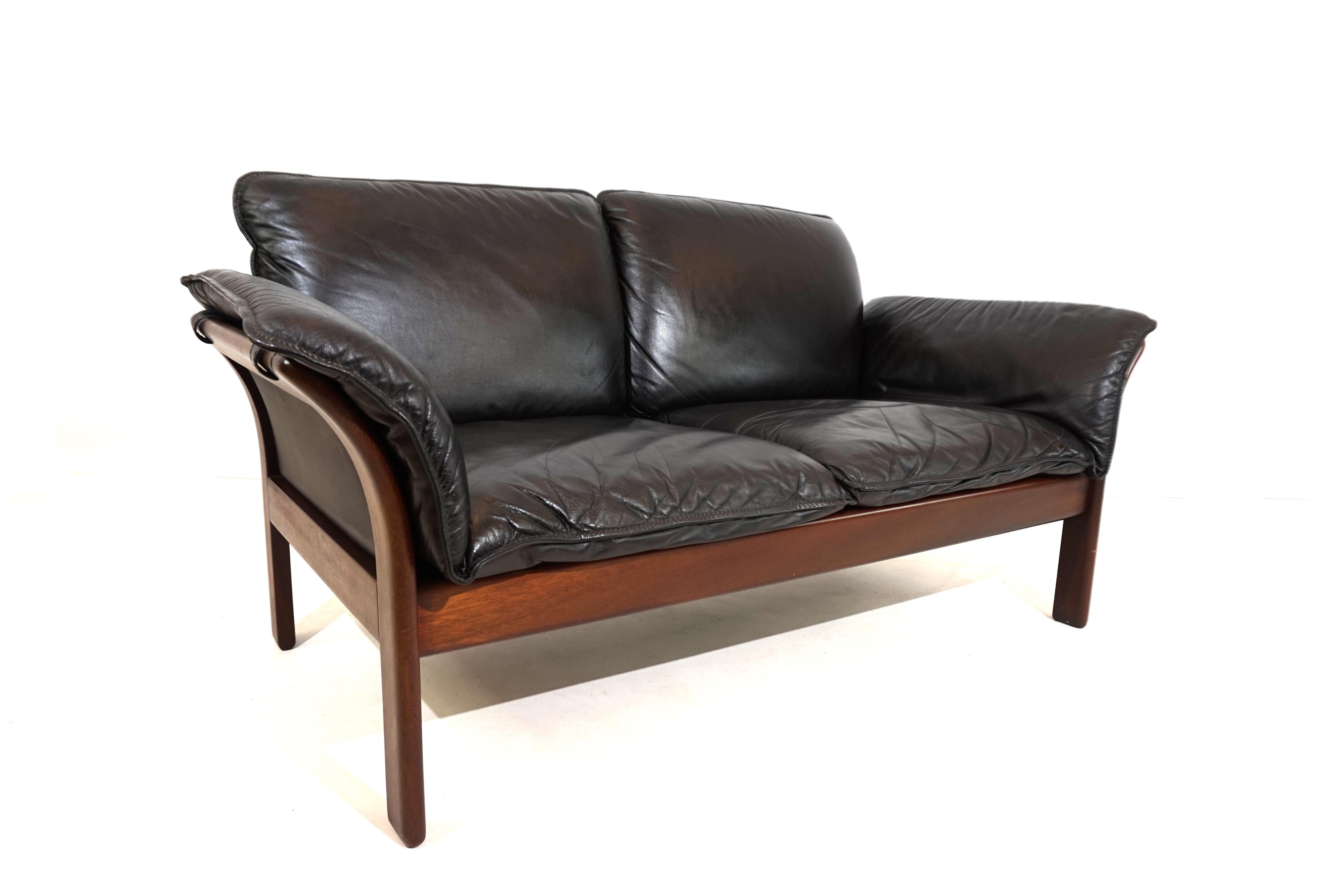 Dreipunkt Scala 2 seater leather sofa 2